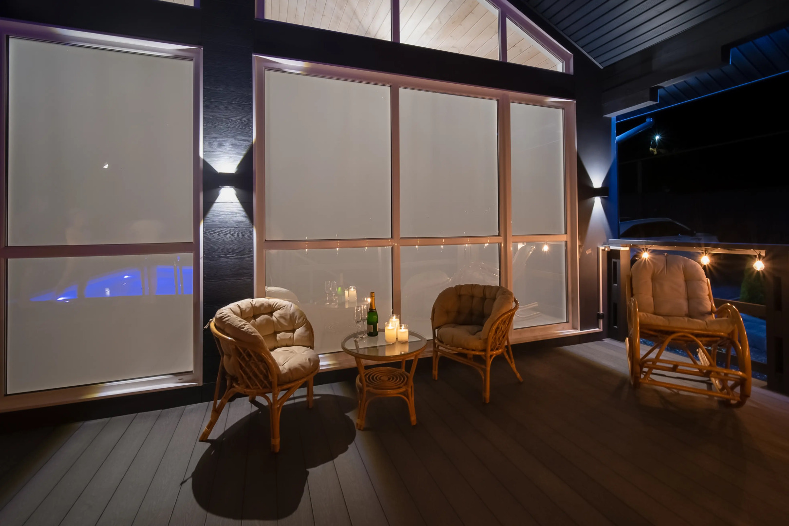 Частный Дом с Бассейном Мансардой и Видом на Горы