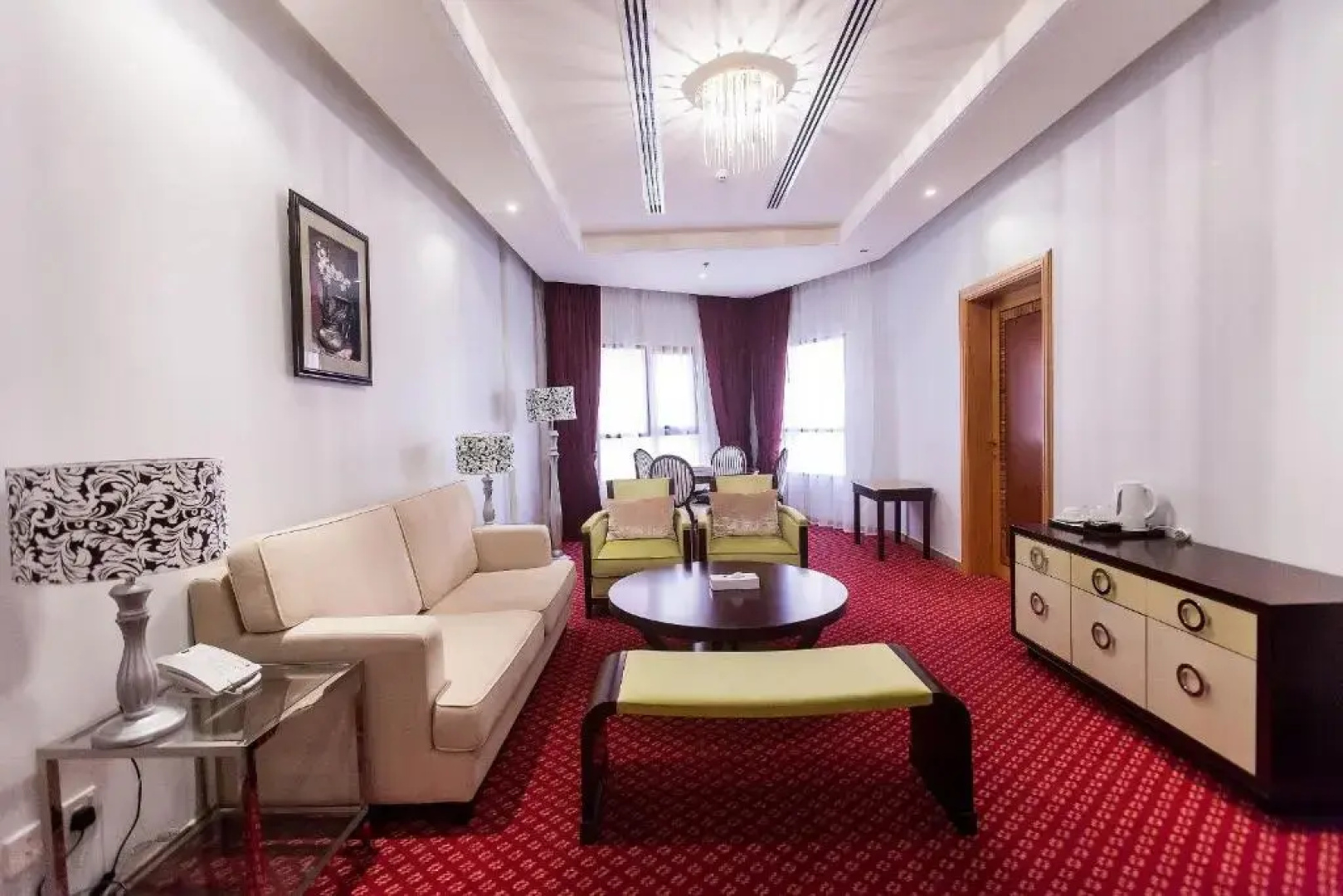 Red Castle Hotel