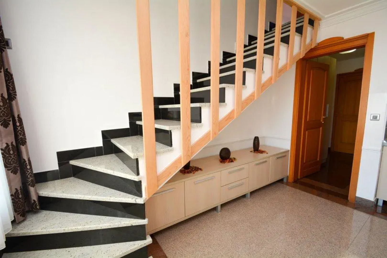 Отель Swiss Holiday