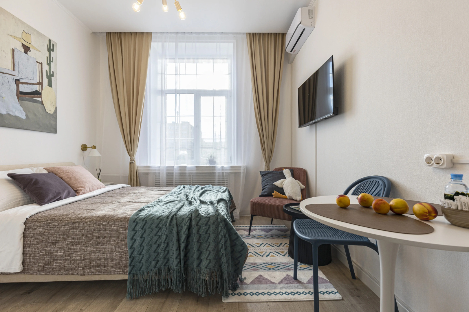 Апартаменты Девушка в шляпе