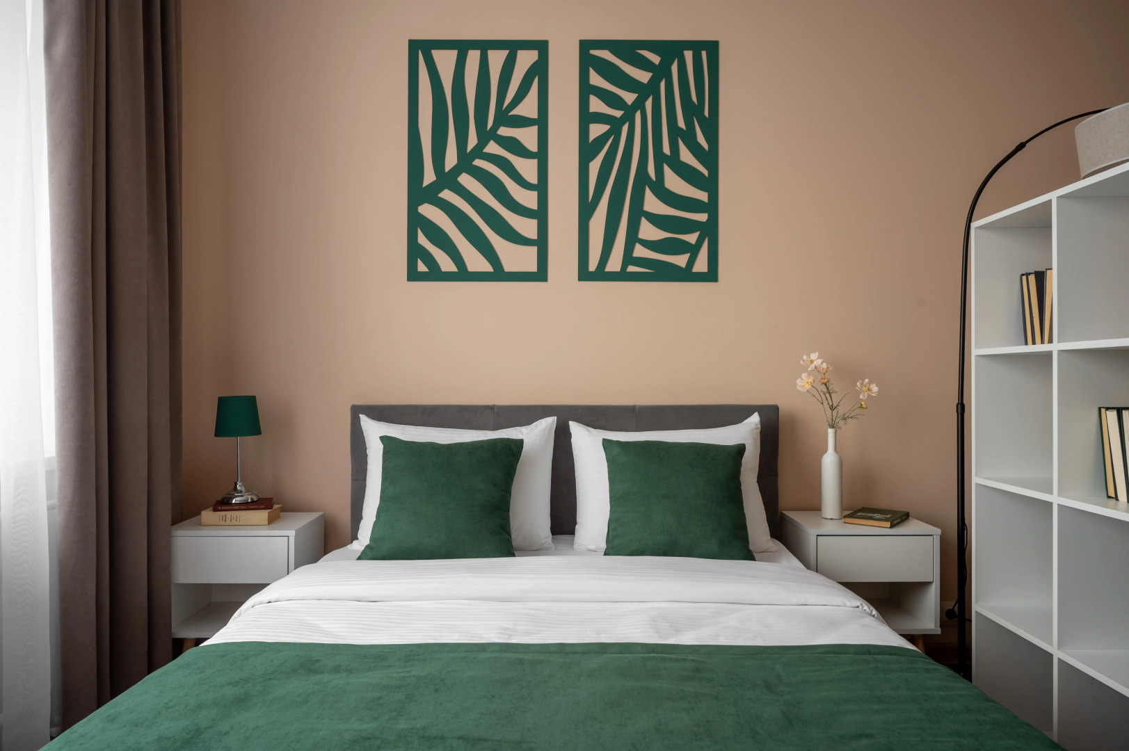 Квартира двухкомнатная Queenstay БотаникАрт рядом с НМИЦ имени Рыжих