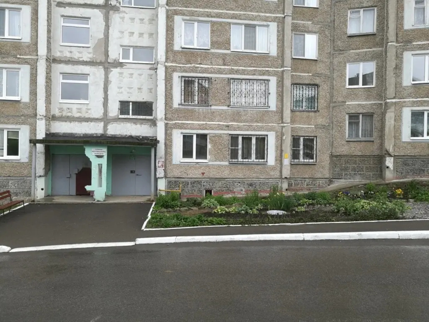 Апартаменты двухкомнатные ЛЮКС у ДК Металлургов. Барбарис