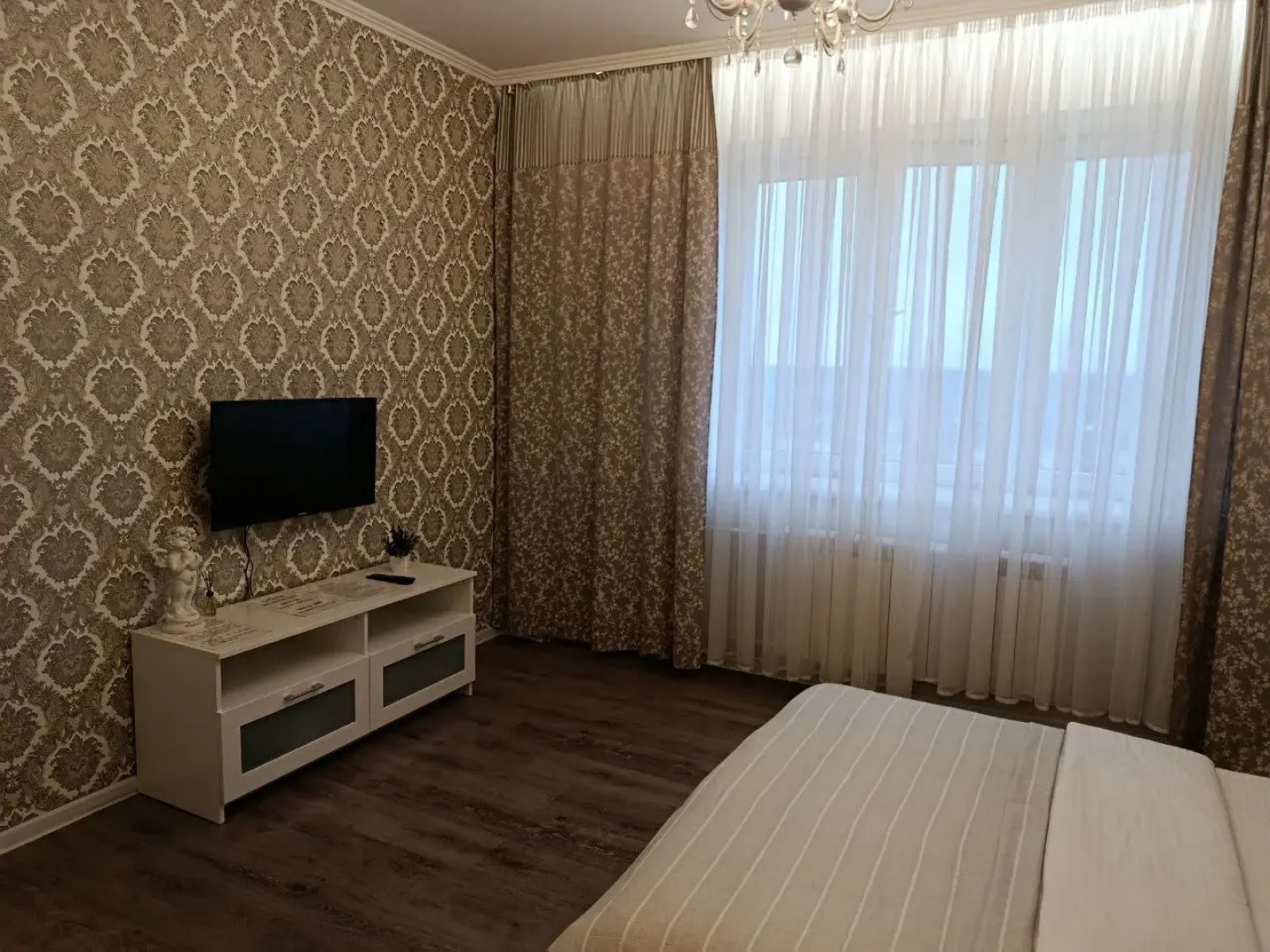 Апартаменты Квартира AlexHome РП Свердловский Алексея Короткова 1