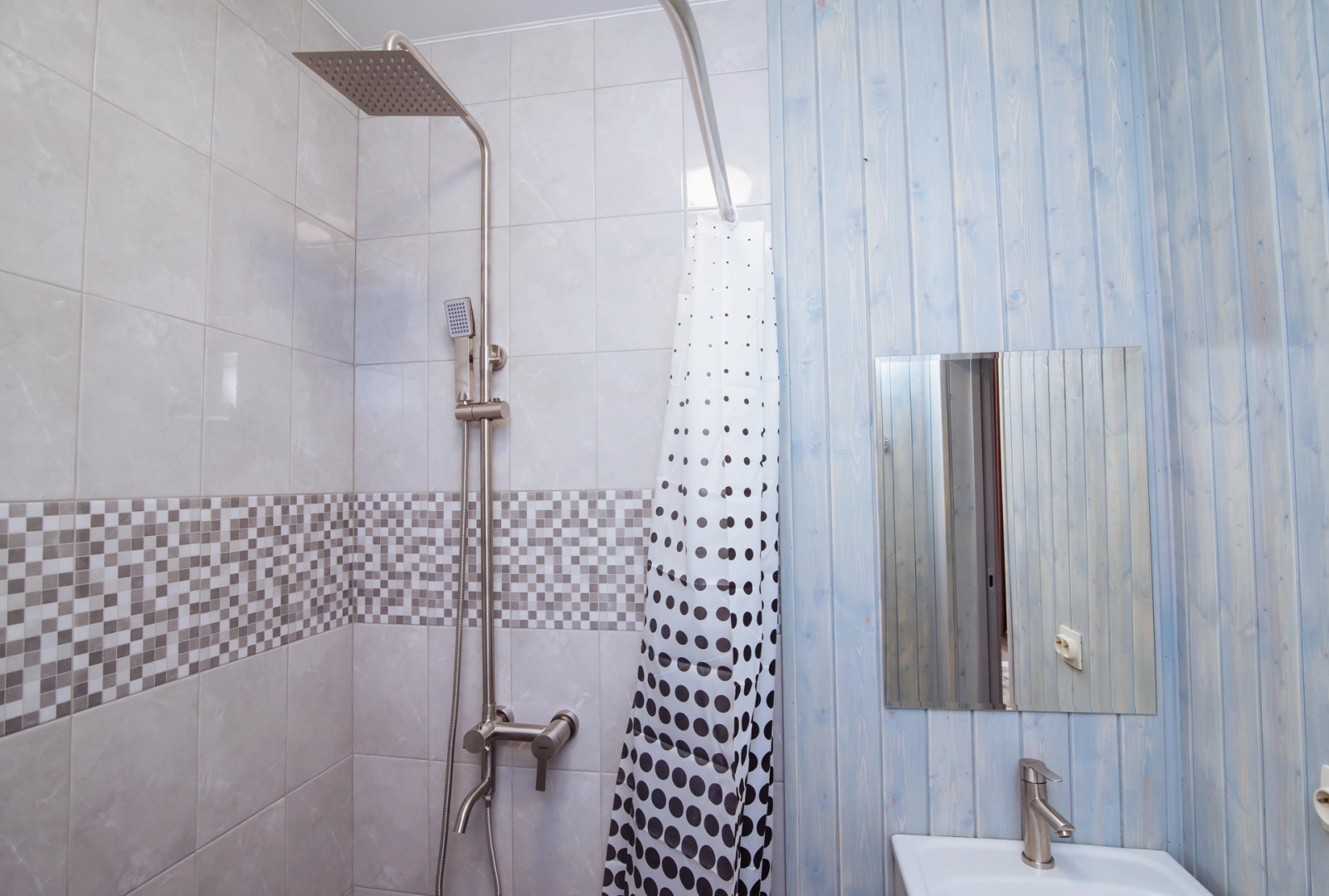 База Отдыха Hotel Brusnika