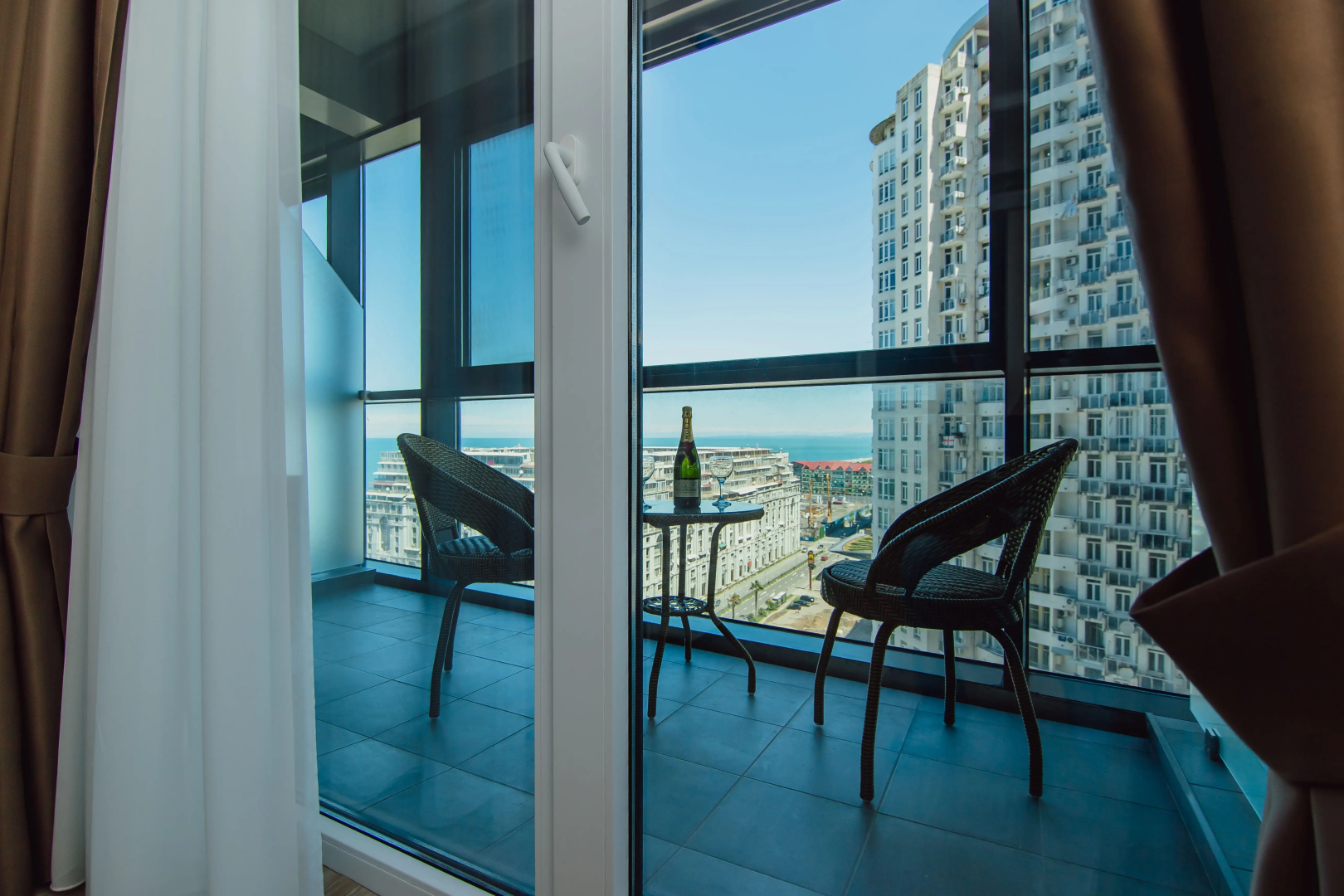 Апартаменты Sunshine Apartments Aliance Palace