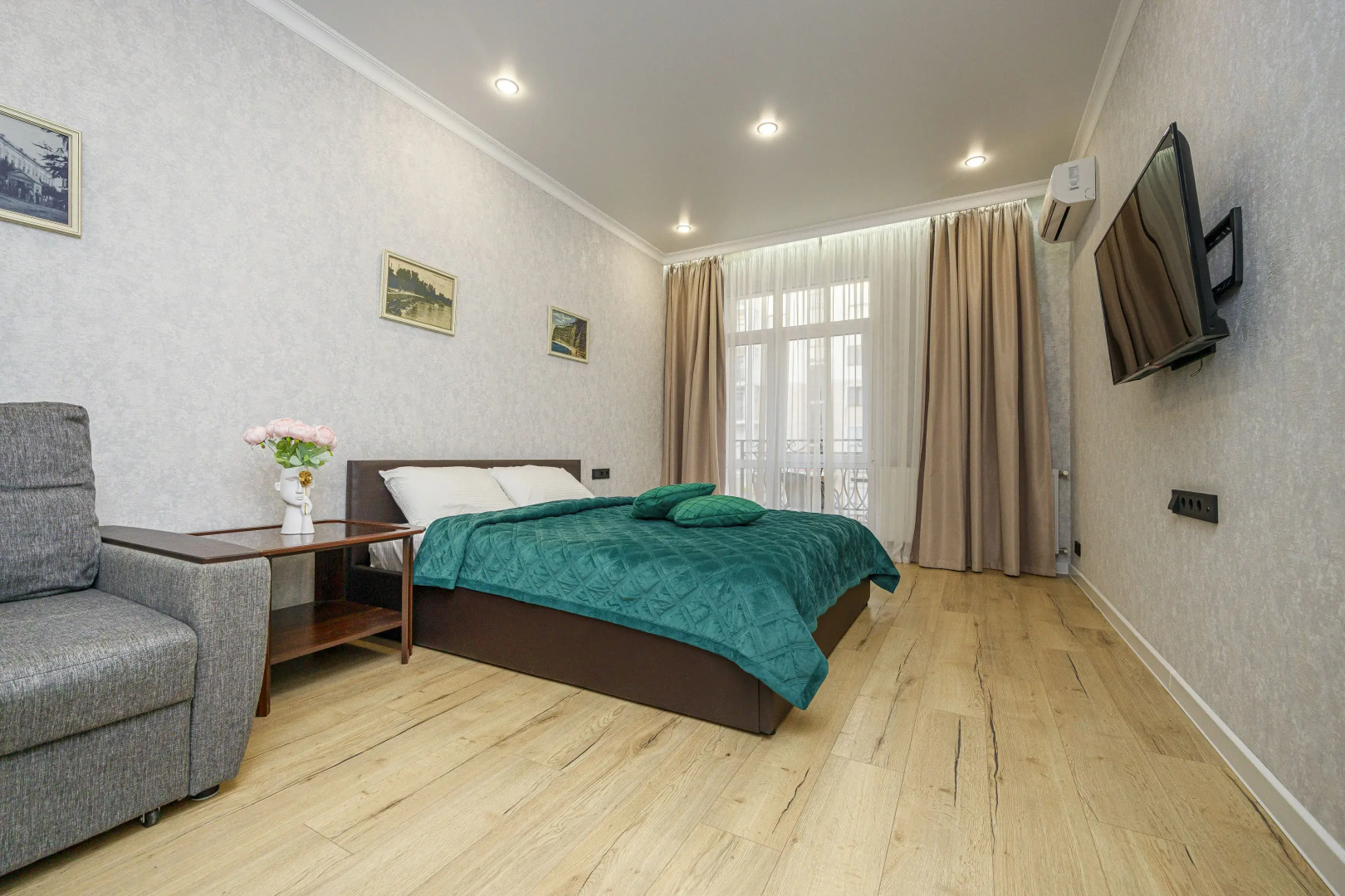 Апартаменты Emerald Comfort 2 в ЖК Изумрудный город