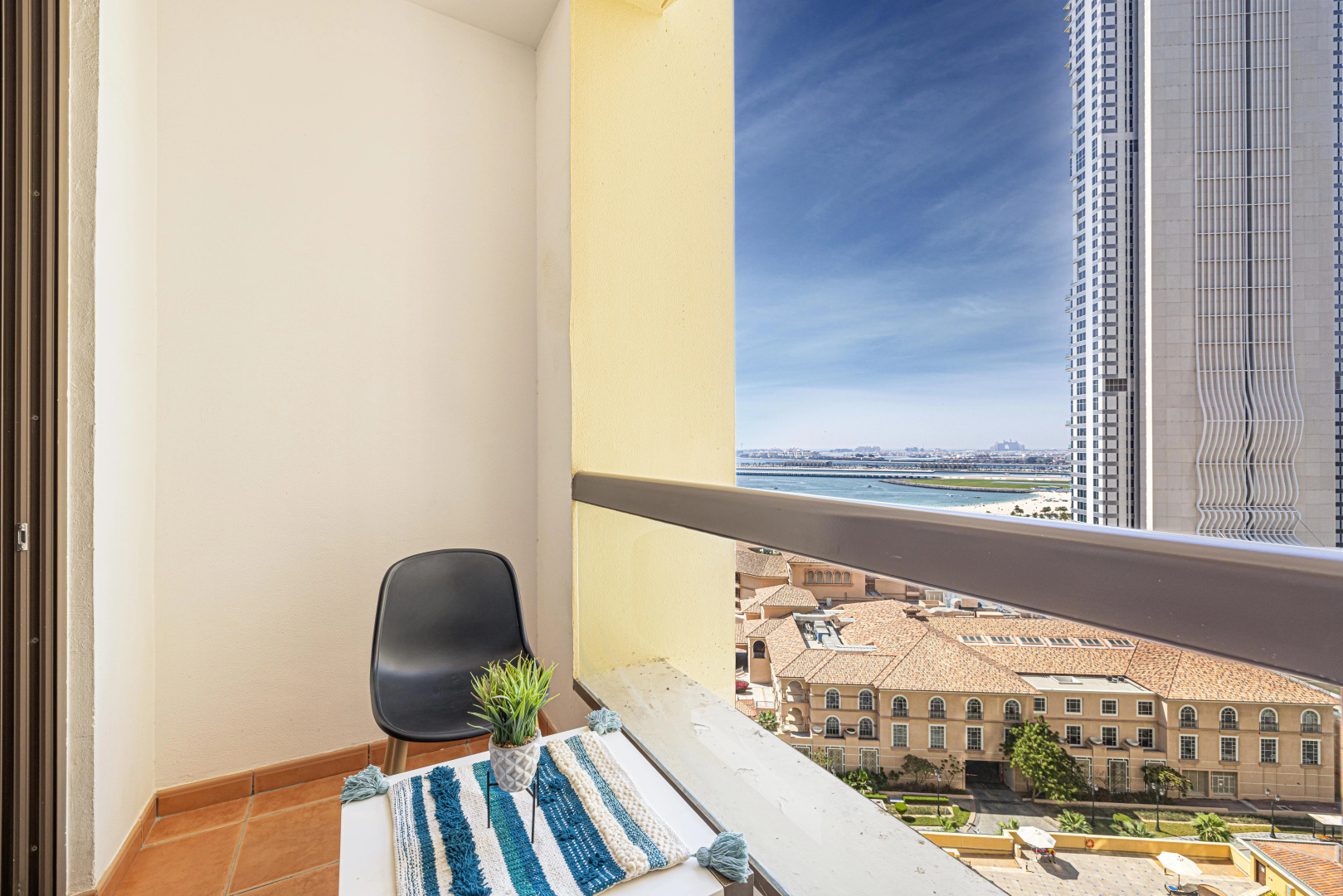 Апартаменты Sound of the Waves in JBR
