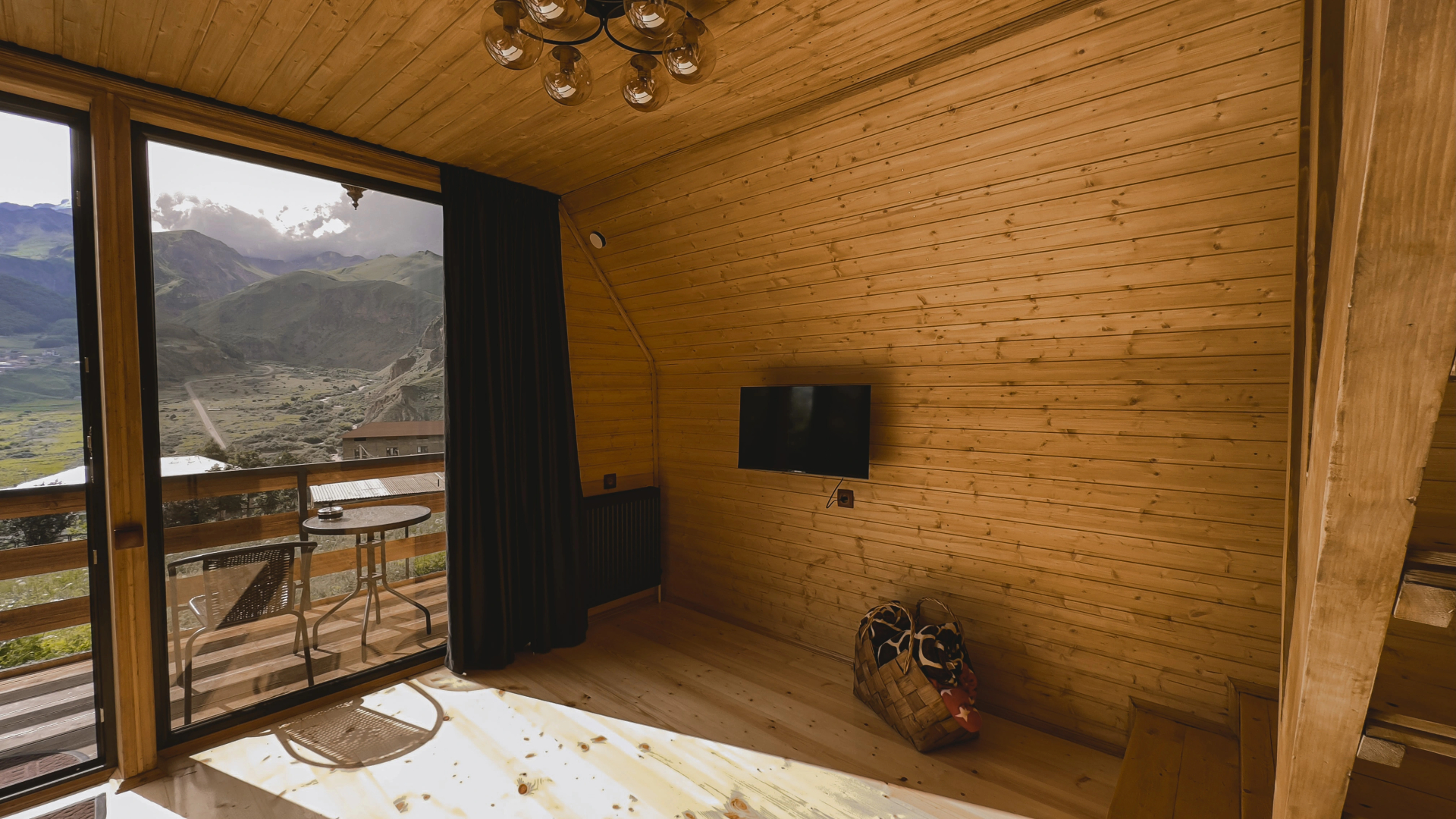 Гостевой Дом RestArt Cottages in Kazbegi