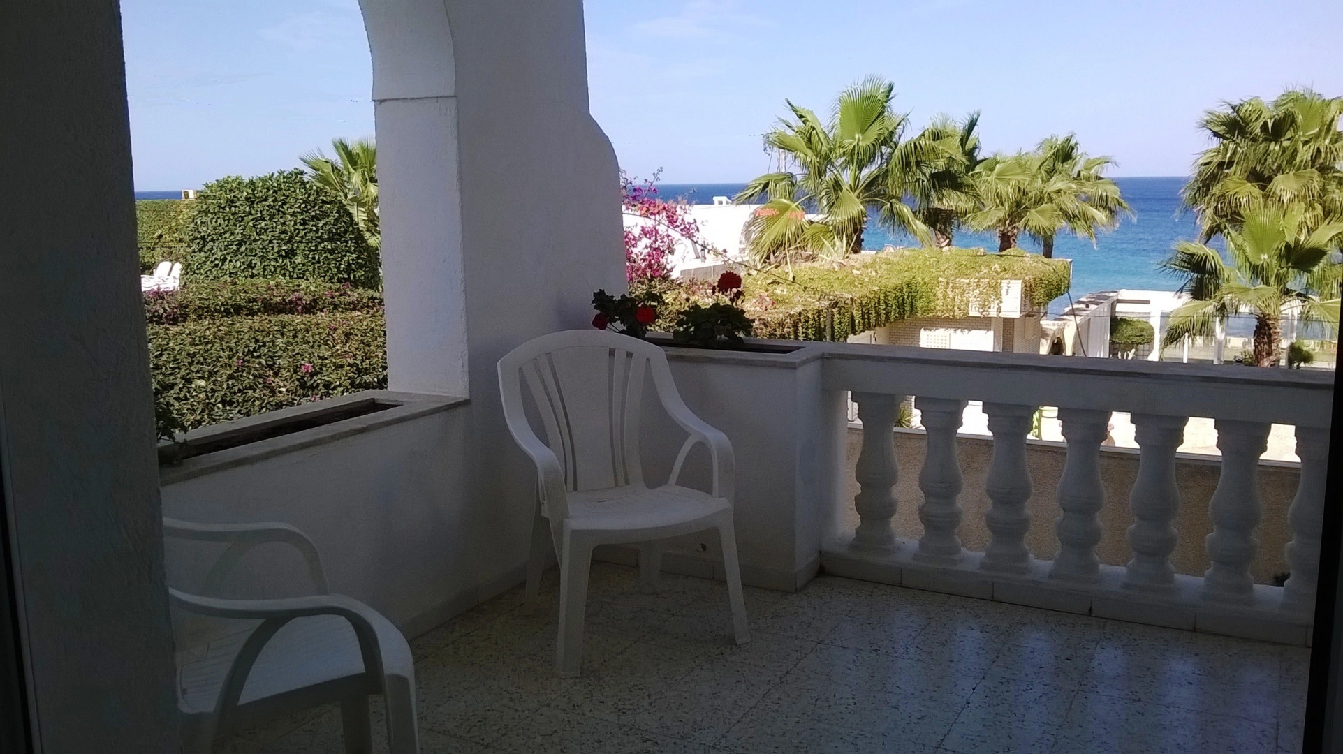 Вилла Азаиза