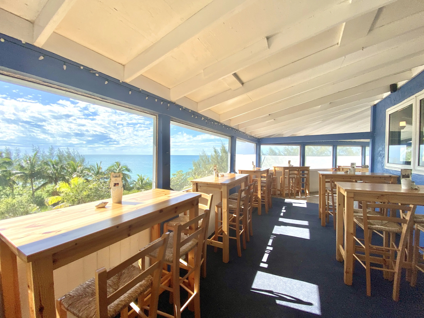 Отель The Sunset Cove And Rainbow Room