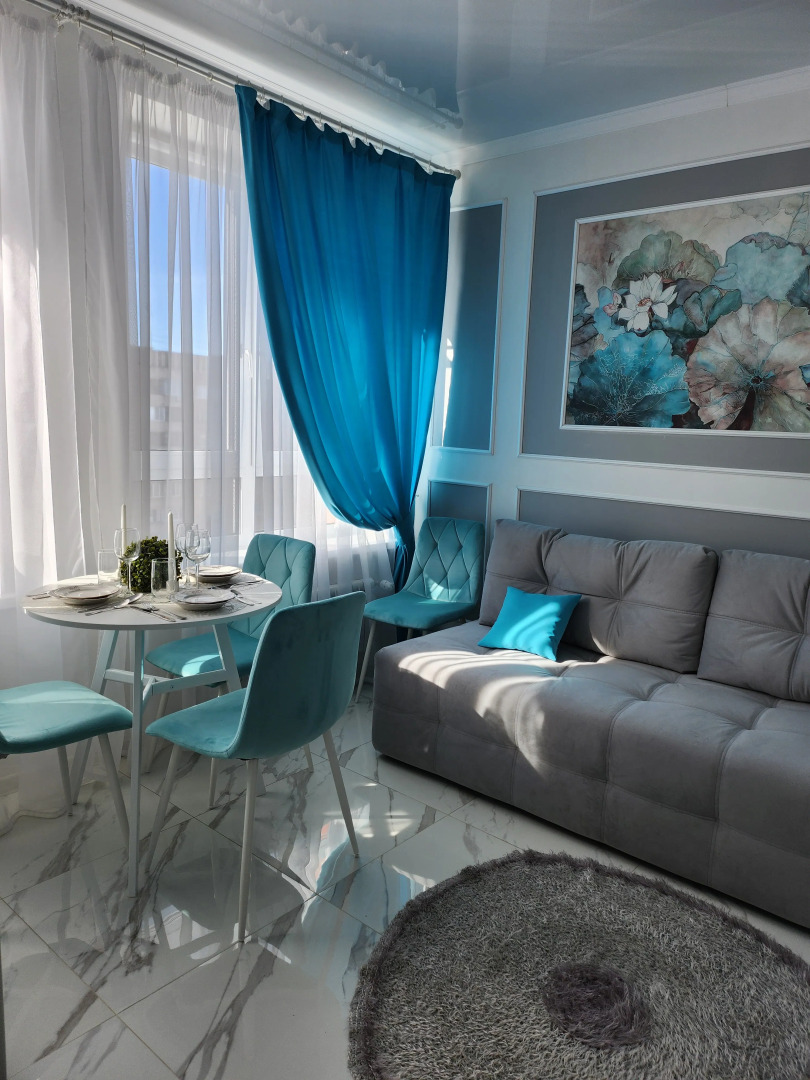 Квартира с видом на закат Родионова, 19