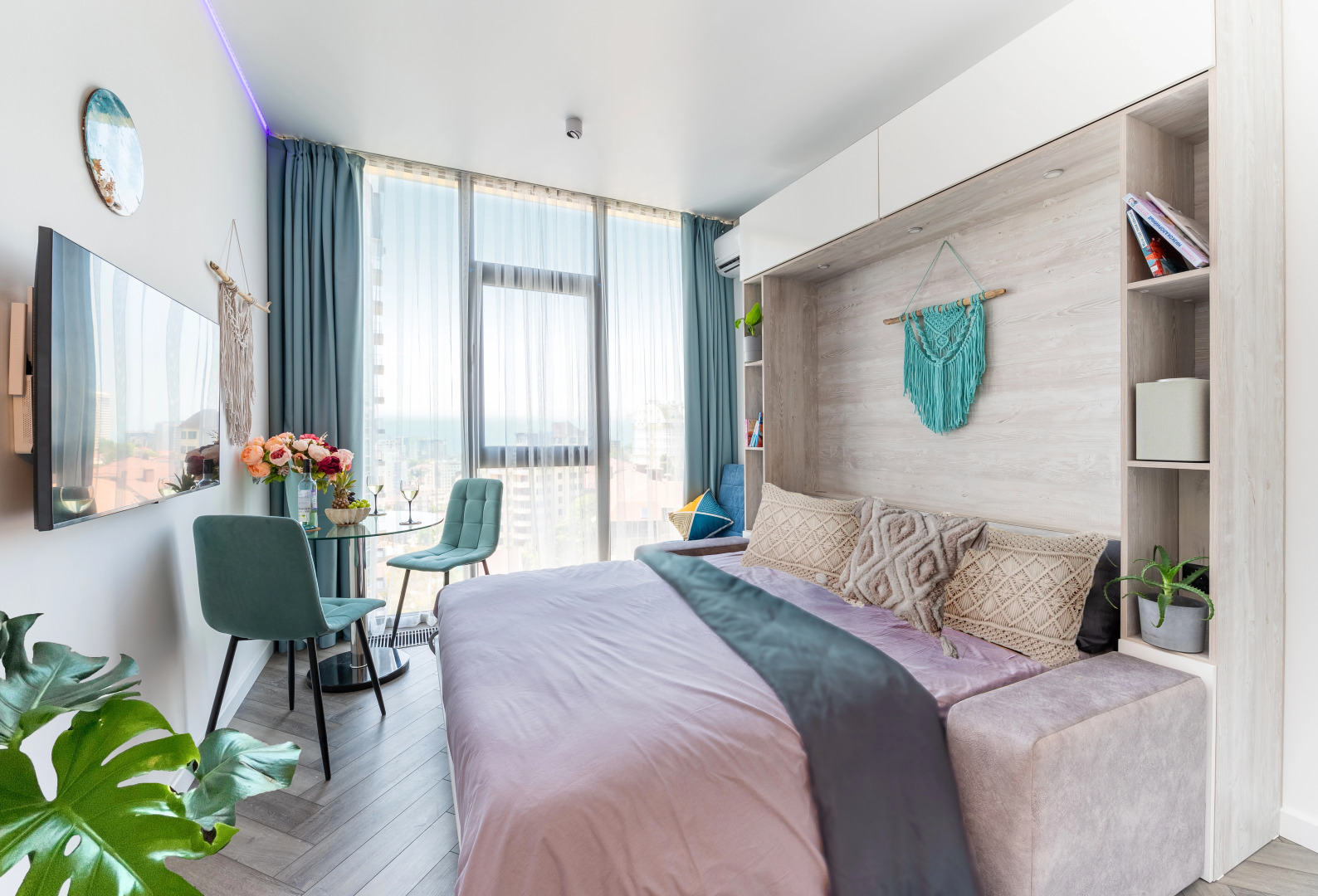 Апартаменты Умные с бассейном у Дендрария