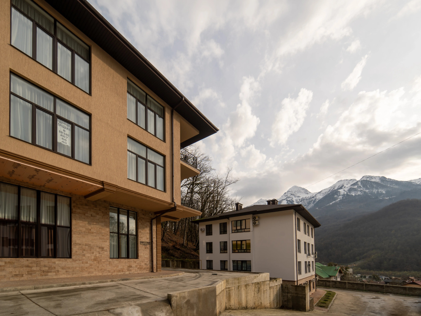 Апартаменты с террасой и мангалом. Отдельная спальня. Жить в Горах.