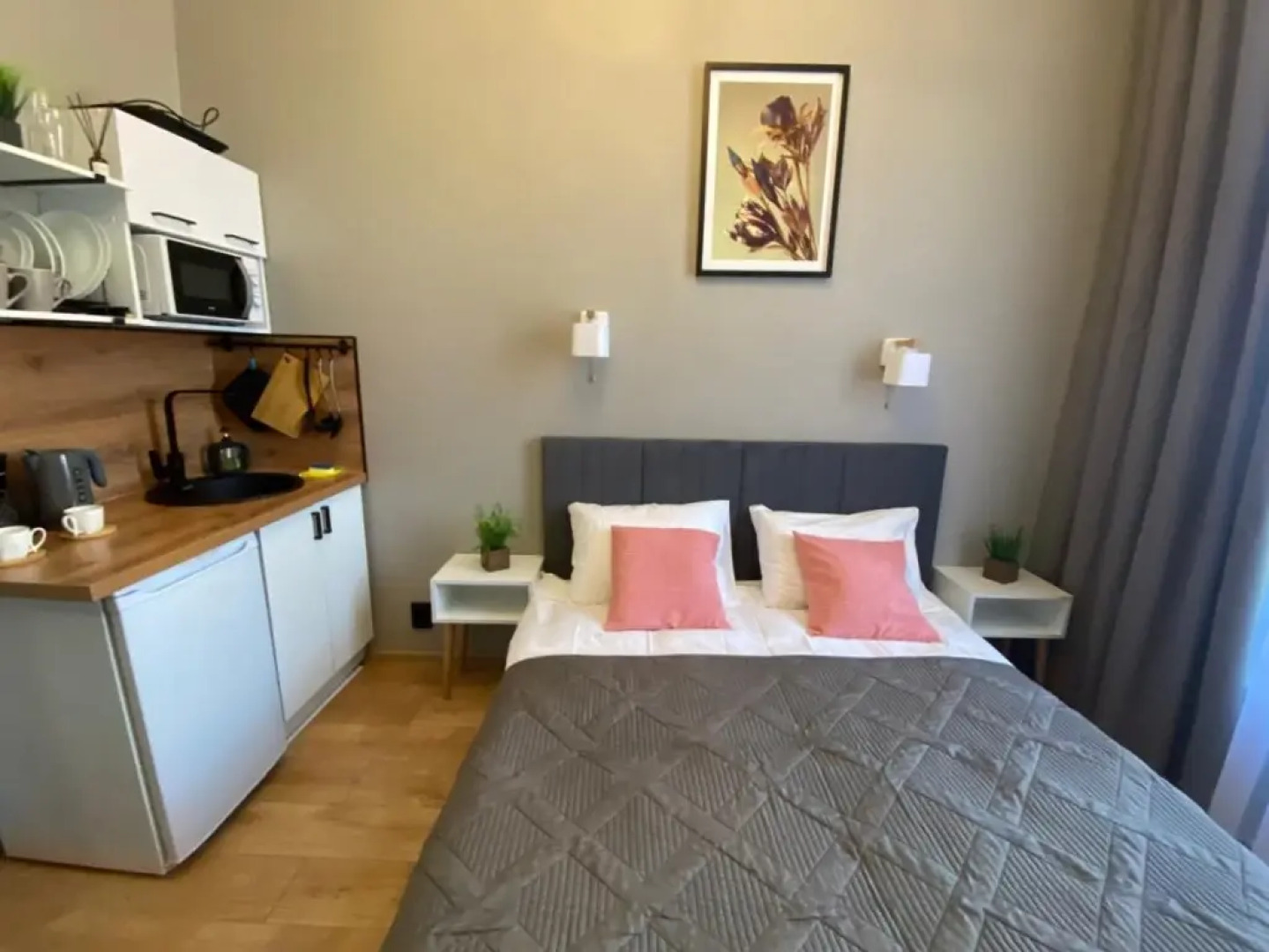 Квартира New Horizon Nevskiy 91 вид на главную улицу Петербурга из вашего окна