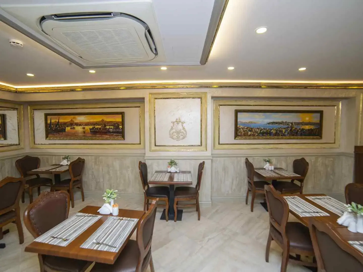 Отель HHK Hotel Downtown