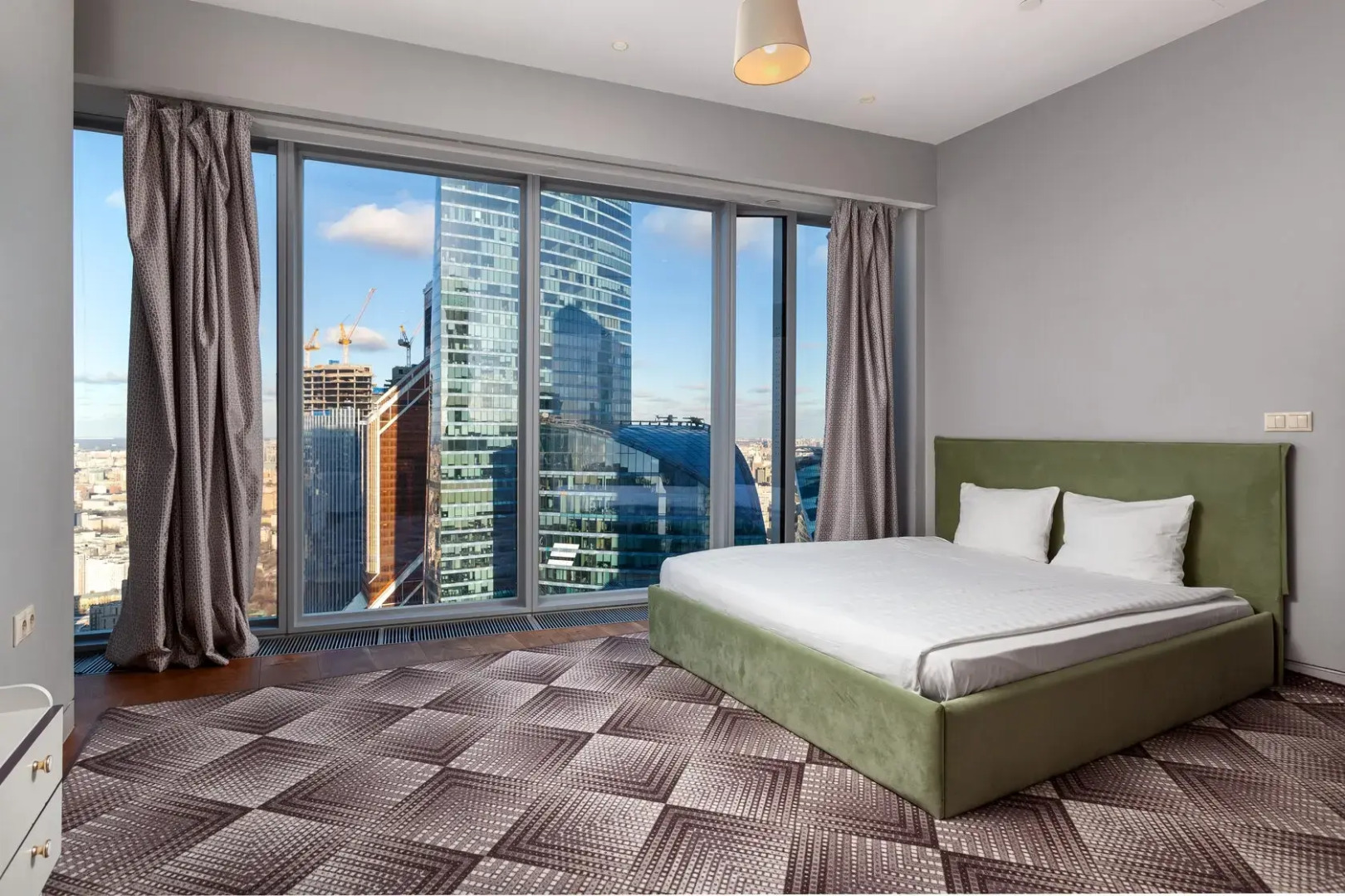 Апартаменты Москва Сити Premium 63 этаж 3 комнаты панорамная ванна