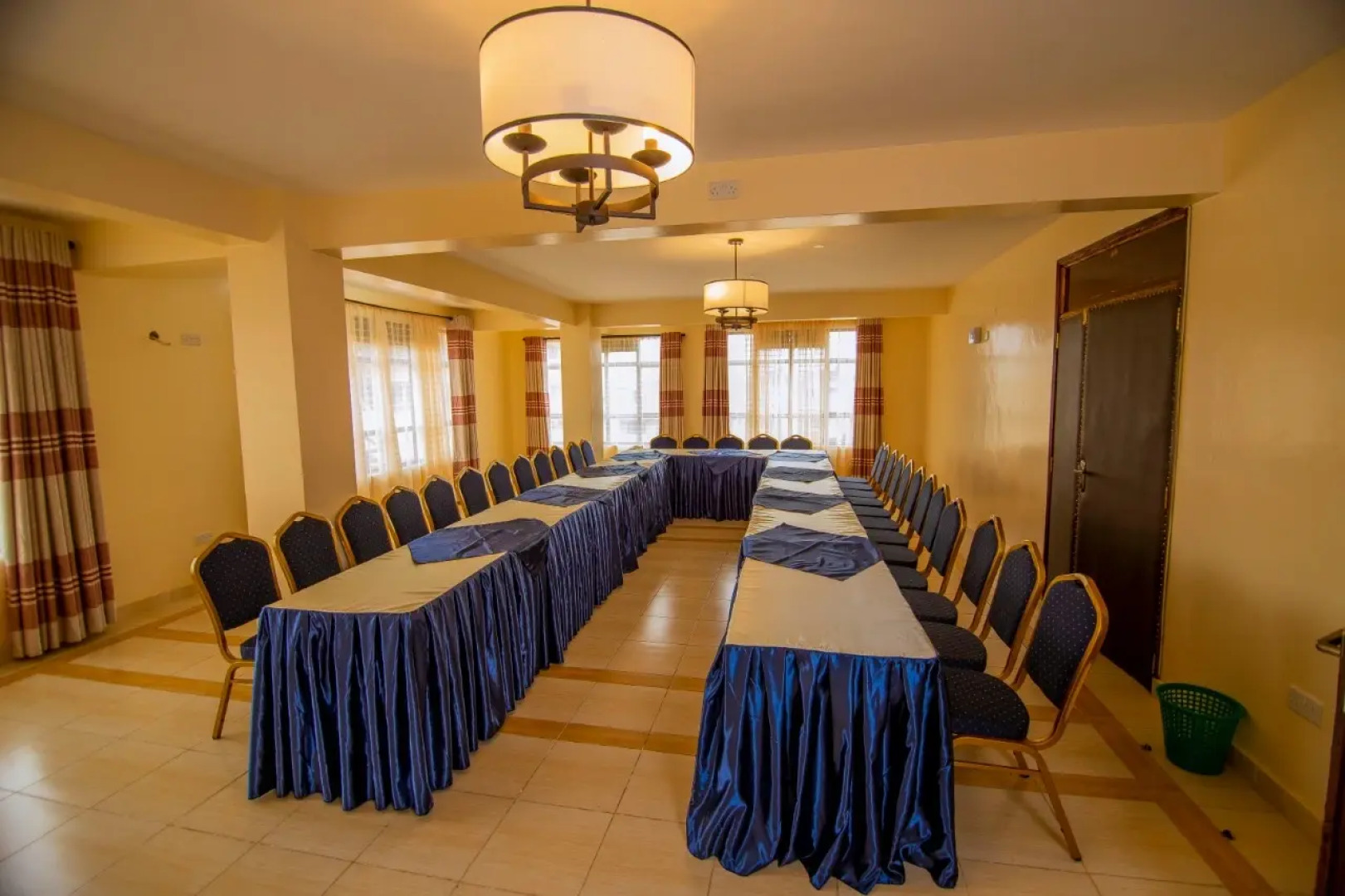 Отель Maple Inn