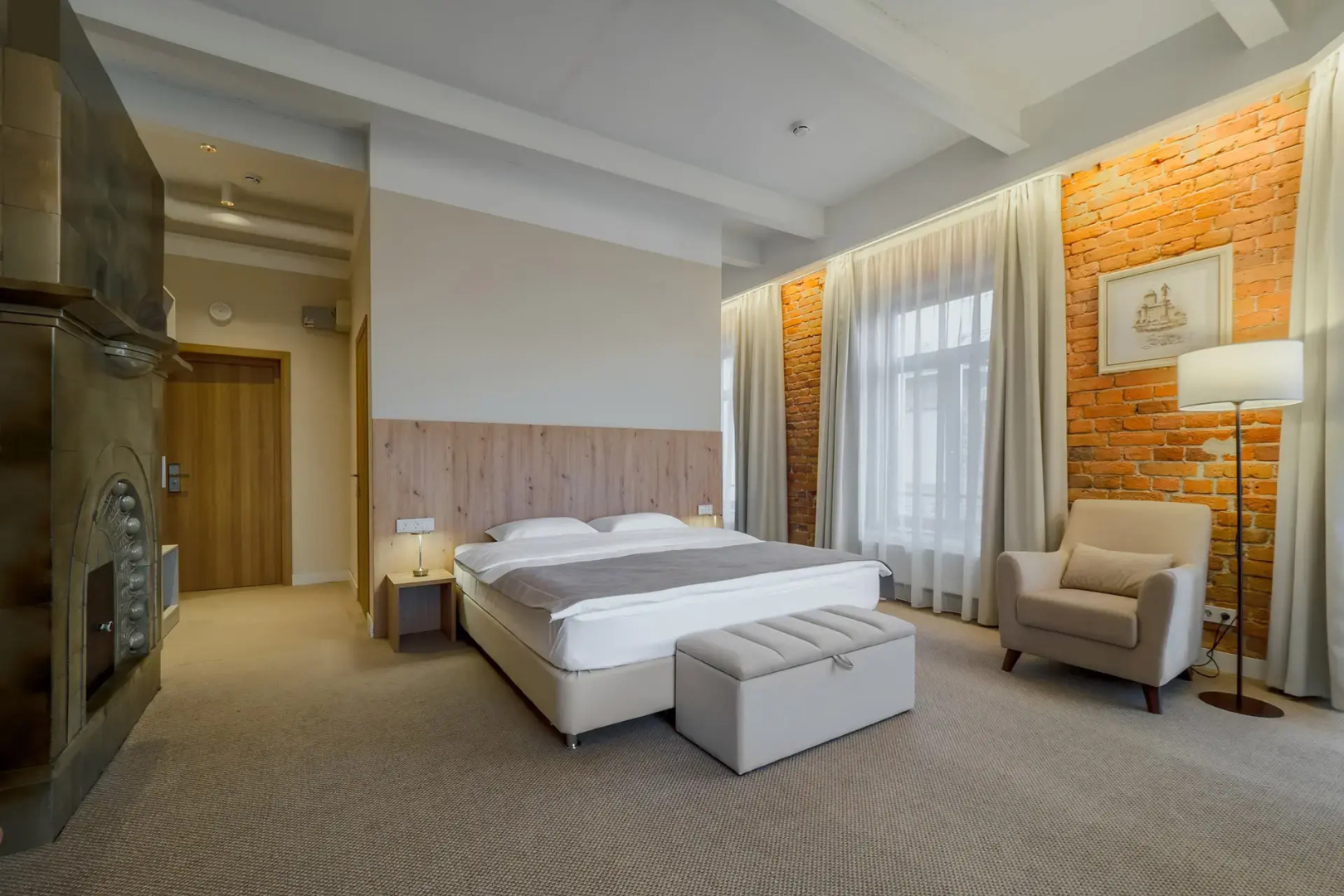 Отель Дом Тaт