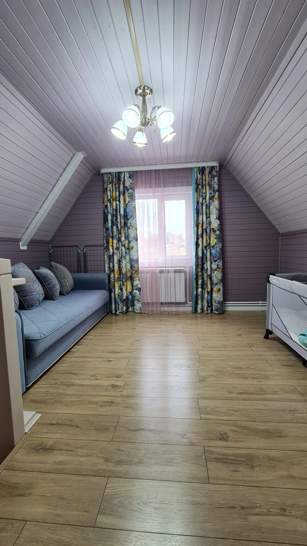 Частный Дом с Красным Залом