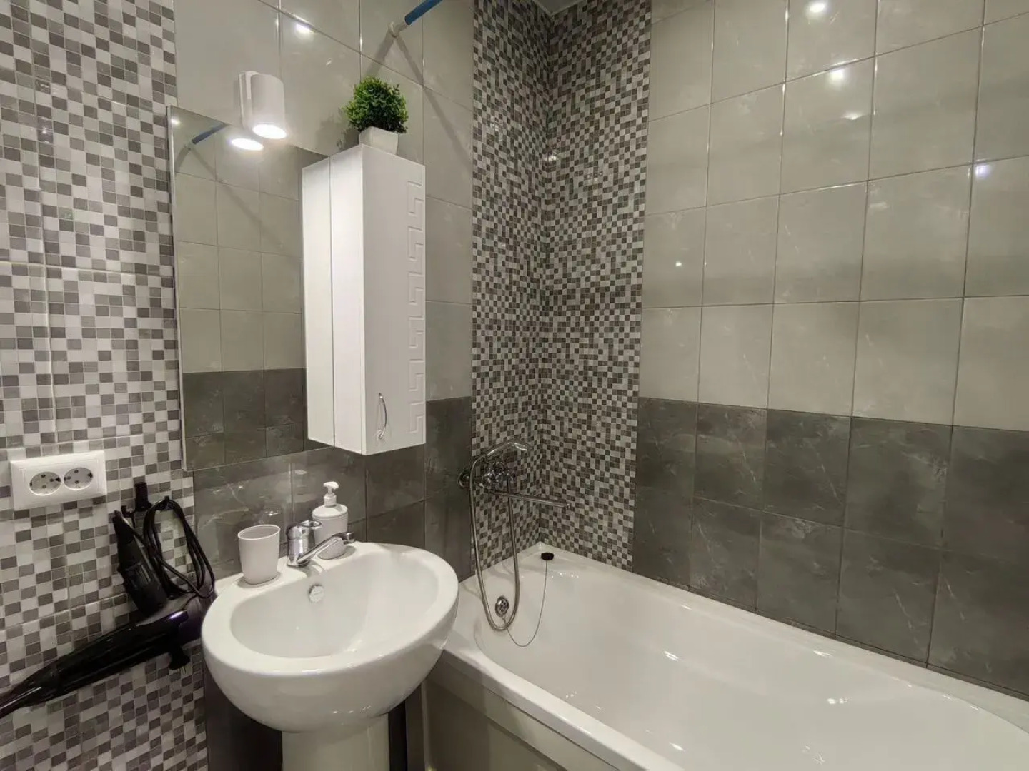 Квартира рядом c цeнтpoм гopода