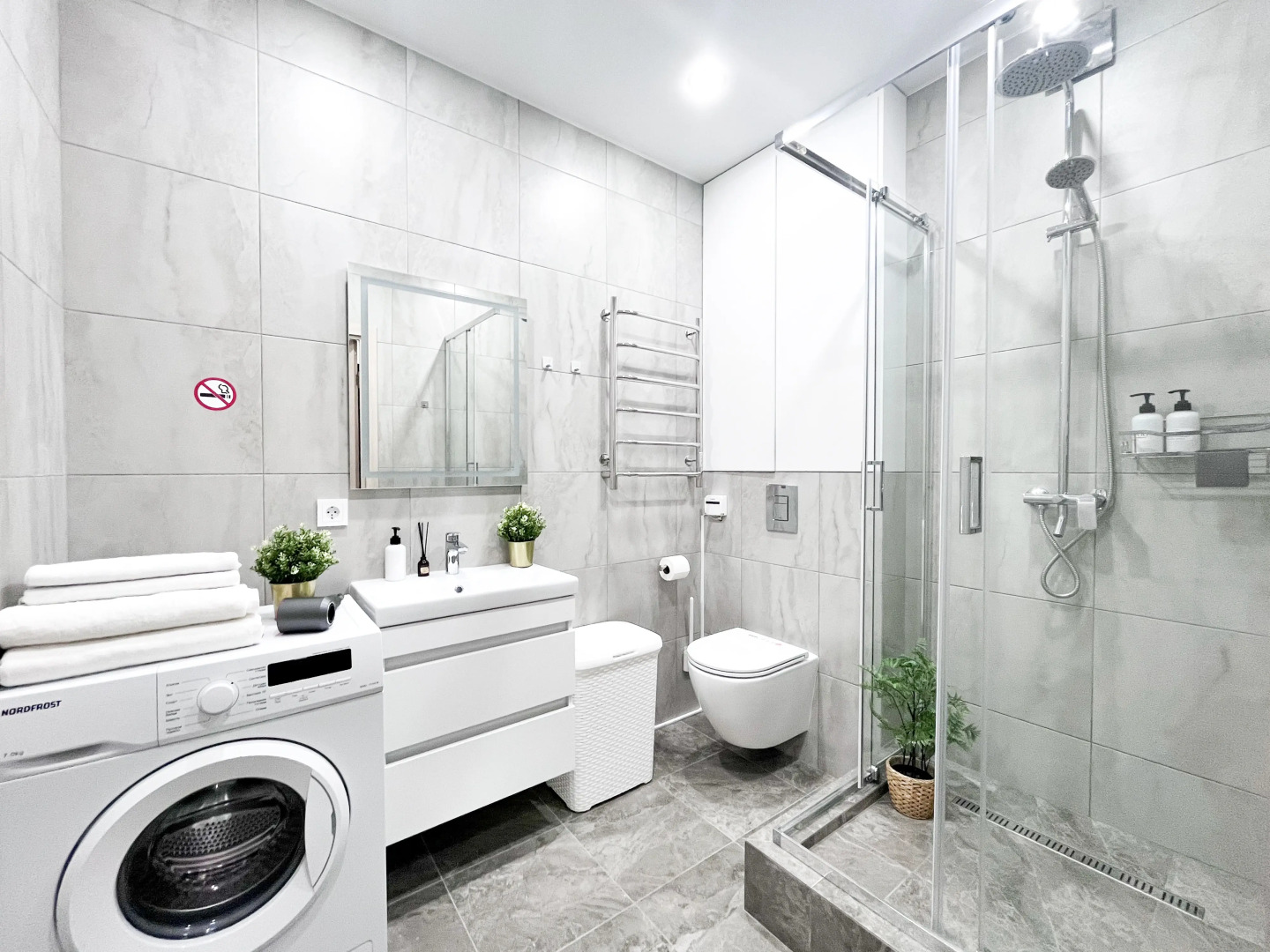 Апартаменты Шикарные с Лоджией для 4-х в Батайске