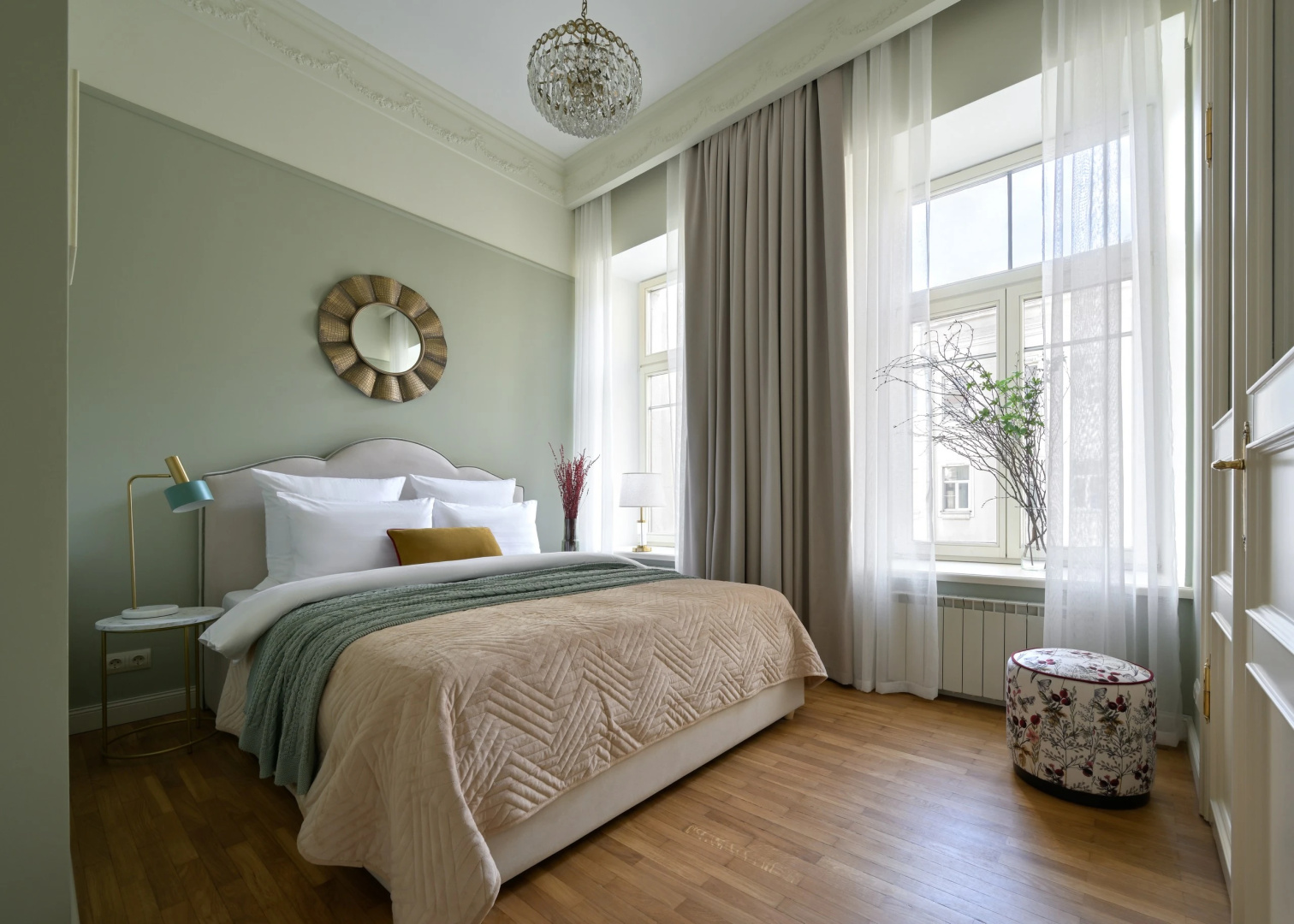 Апартаменты Minin Apartments с видом на Невский 150 кв.м.