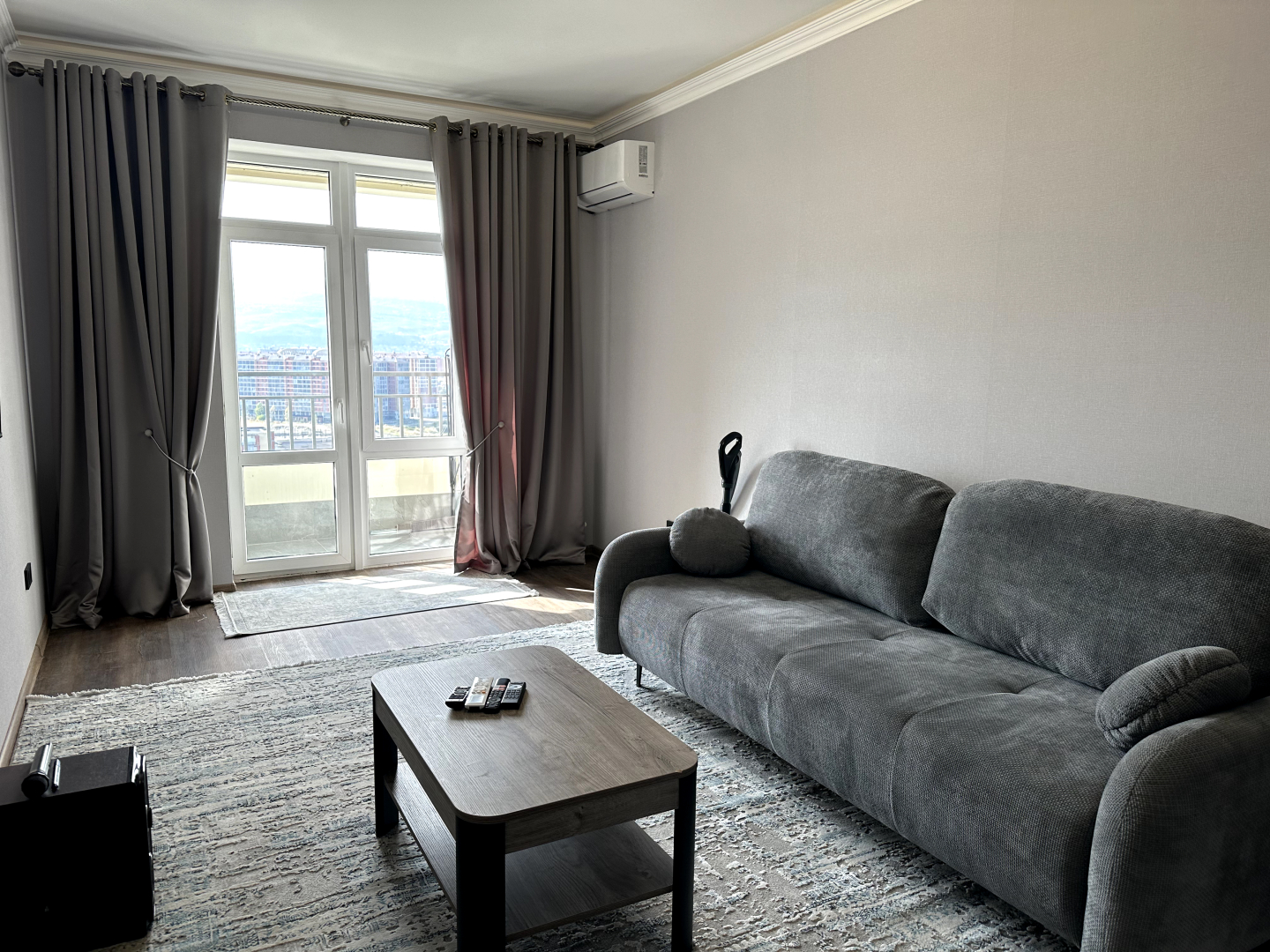 Аппартаменты "Эленика" двухкомнатная квартира в Махачкале с видом на озеро и мечеть