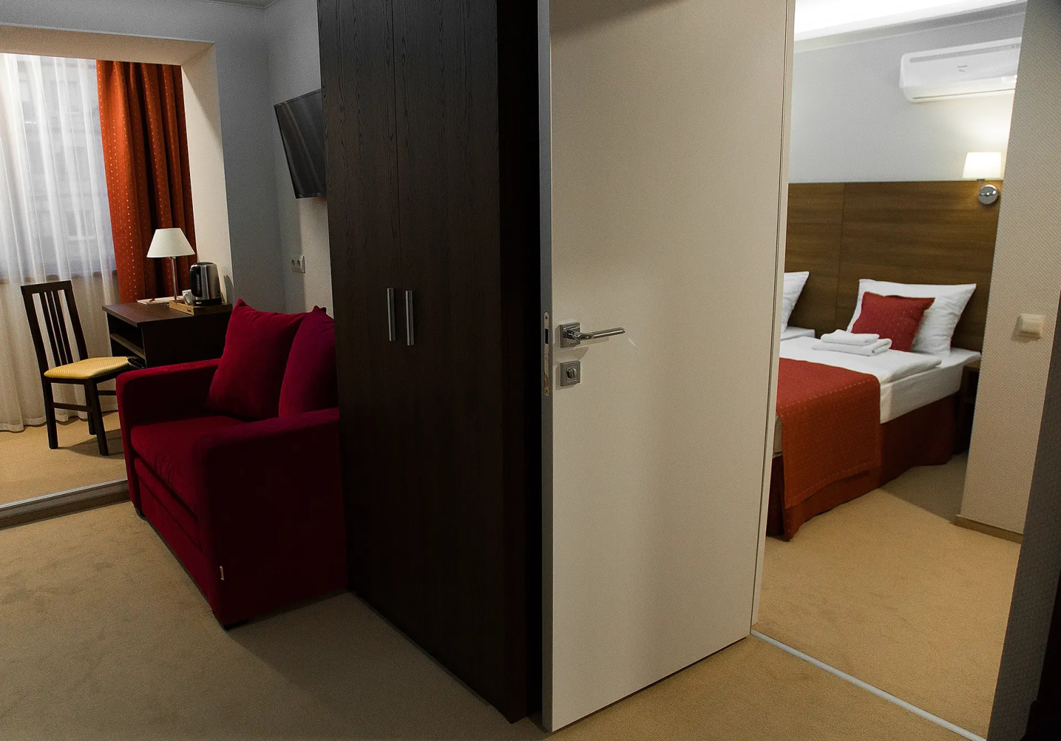 Отель Милот