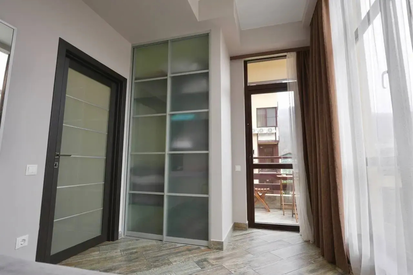 Квартира Огромная трехкомнатная квартира напротив подъемника