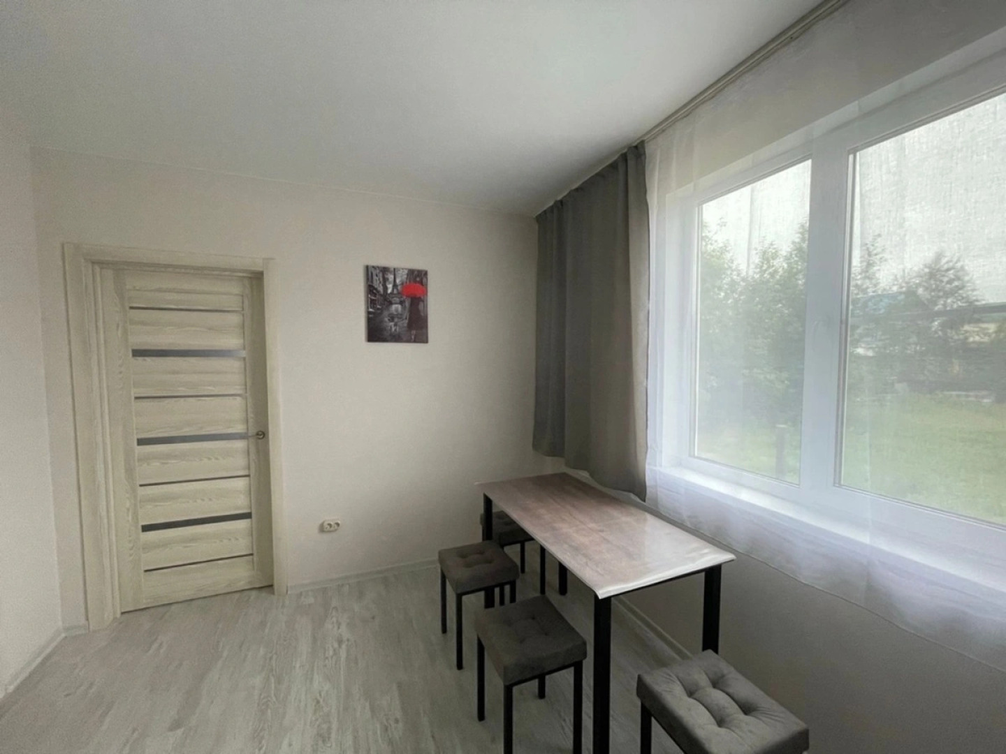 Апартаменты Вместительные Двухкомнатные  №1  в Новом Доме для Проживания от 1 до 4 Человек