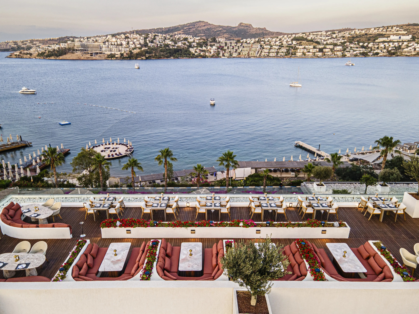 Отель Cape Bodrum Luxury Hotel & Beach