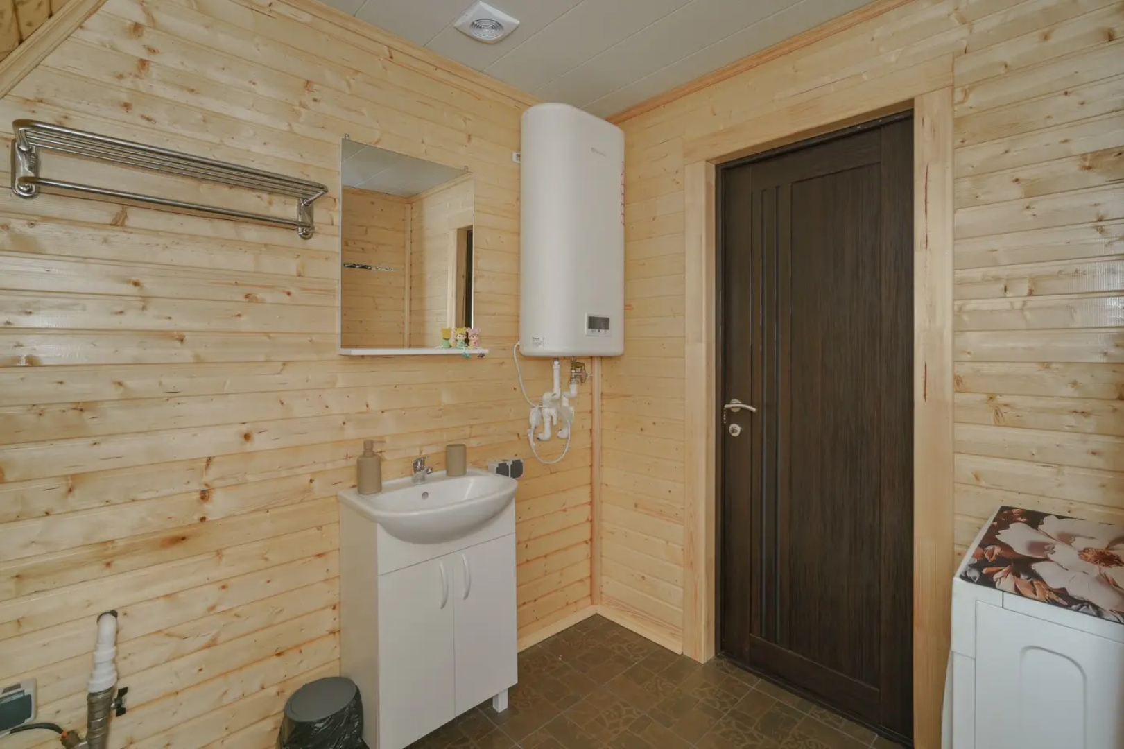 Частный дом Семейный афрейм с баней и бассейном у реки