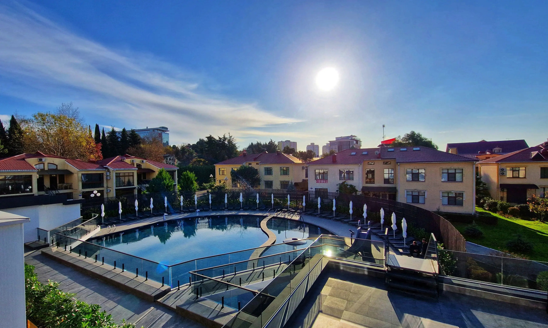 Апартаменты в отеле с всесезонным бассейном