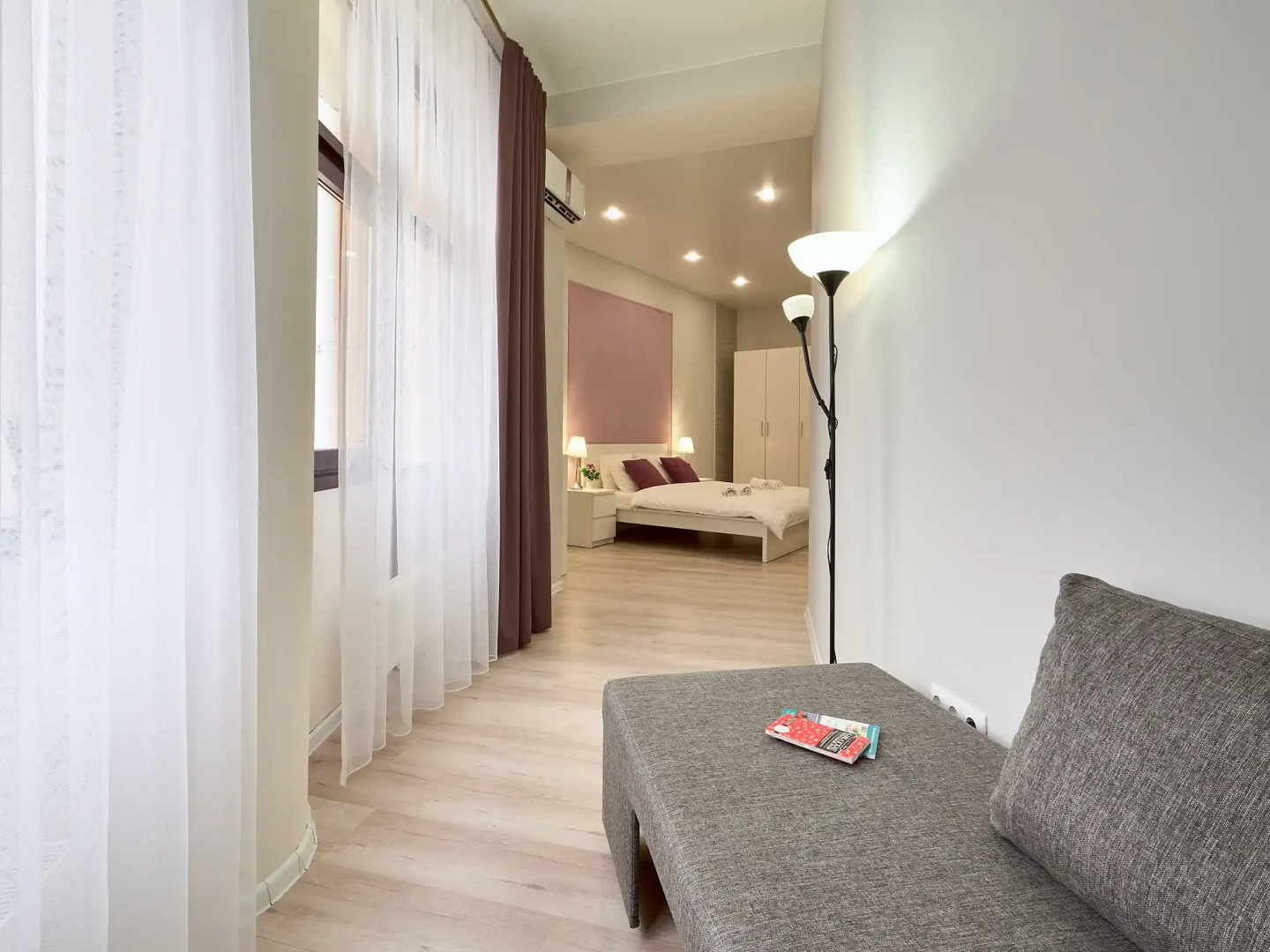 Апартаменты Орхидея от Ирины Савельевой + В самом центре города сразу у Курортного бульвара + С видом на горы + Весь город у ваших ног!