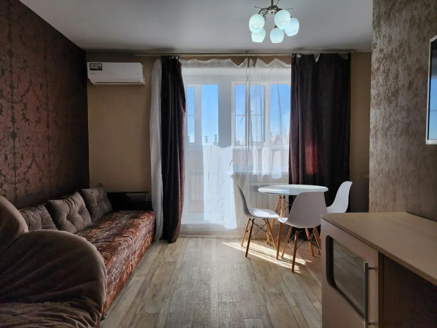 Квартира Студия с Видом на Озеро Чебаркуль Рядом с Вокзалом