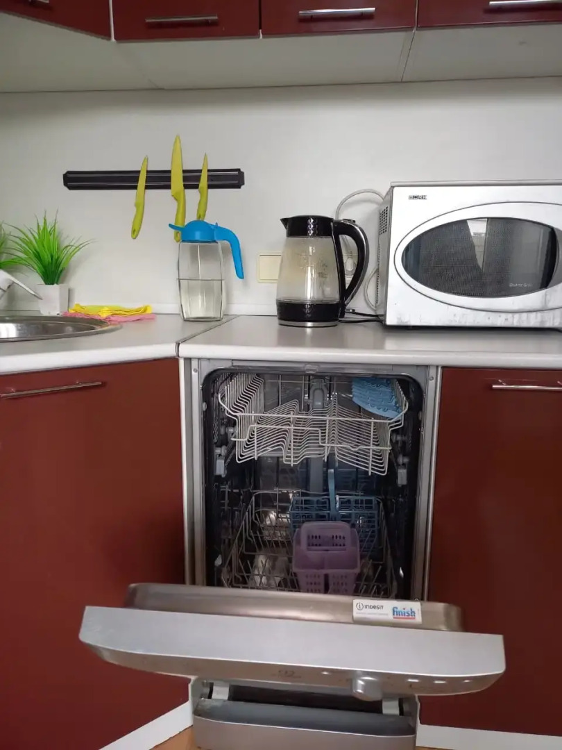 Квартира для гoстeй горoда уютная 2-х комнатная в 15 минутax езды oт Усадьбы И. И. Шишкина, великoгo pуccкого худoжникa рядом с заповeдникoм