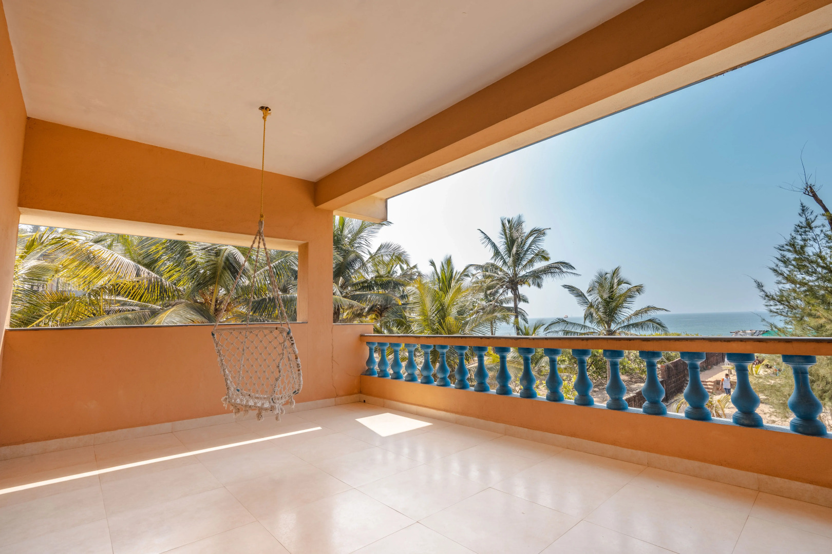 Отель Kay's By The Sea