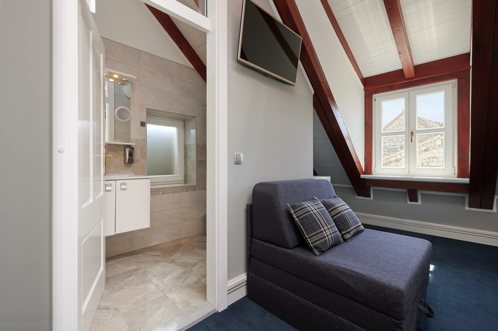 Palace Central Square