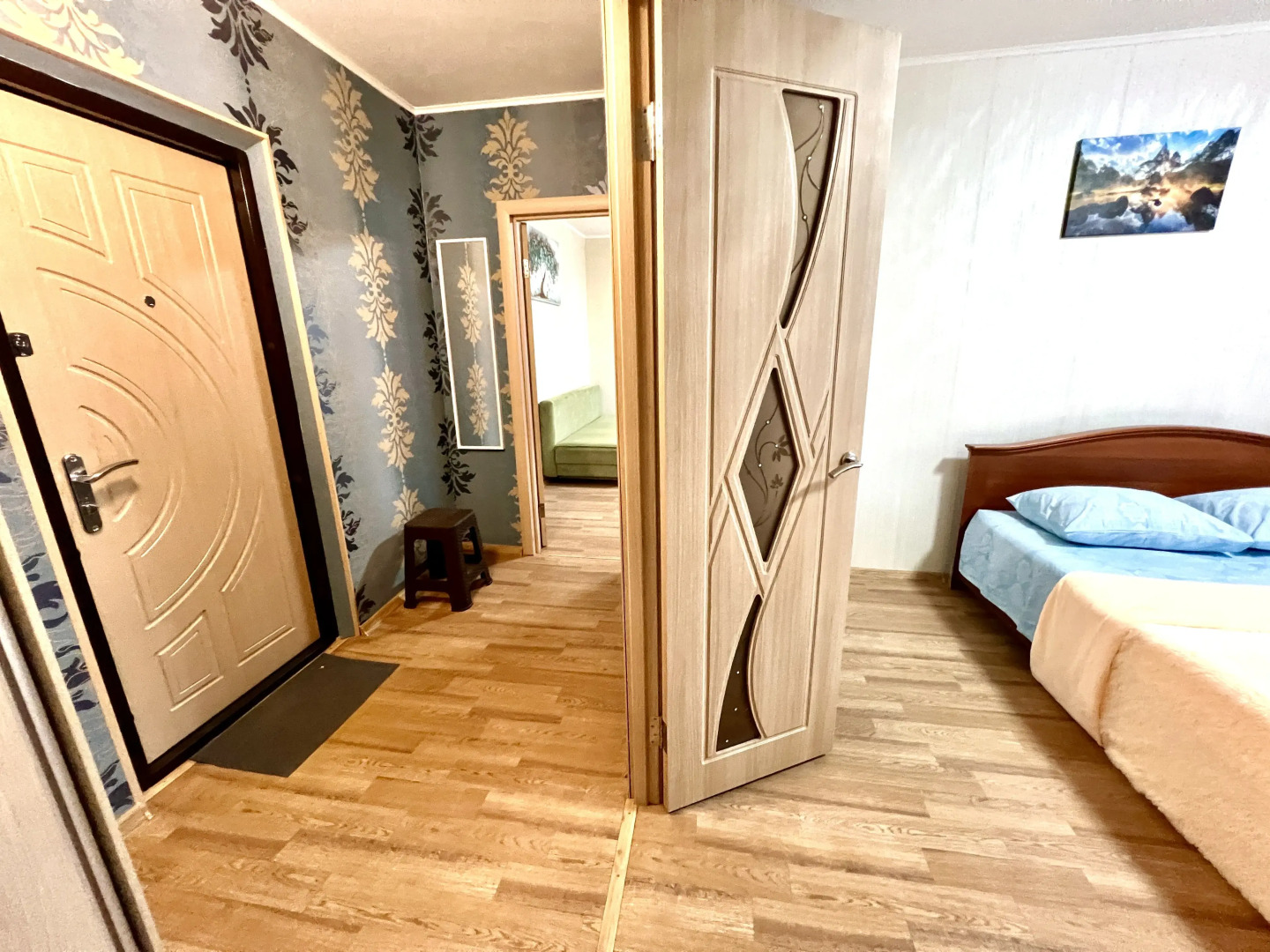 Апартаменты двухкомнатные (на Ново-Вокзальной 257А)