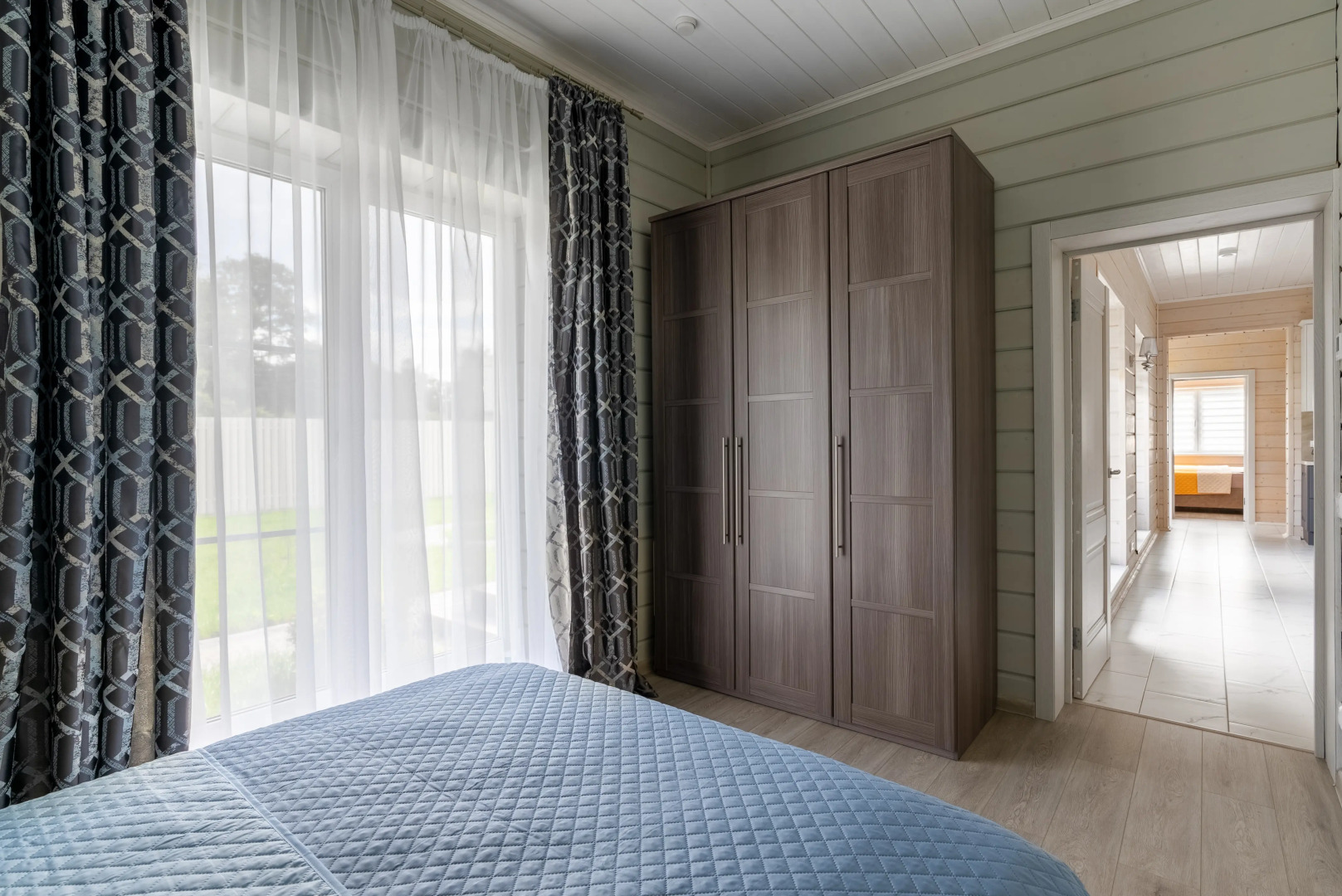 Частный дом Коттедж у озера на Речной