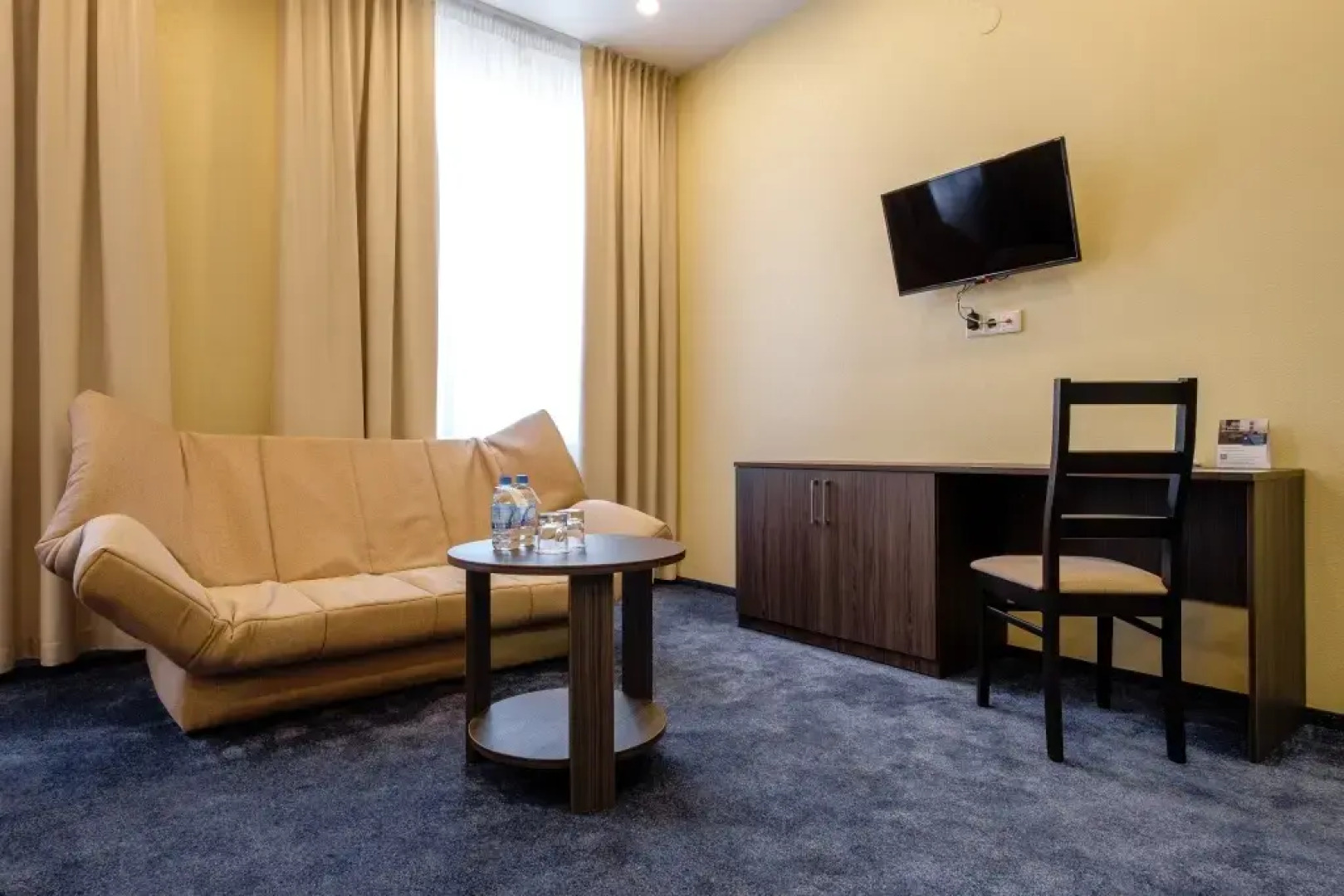 Отель Коматек