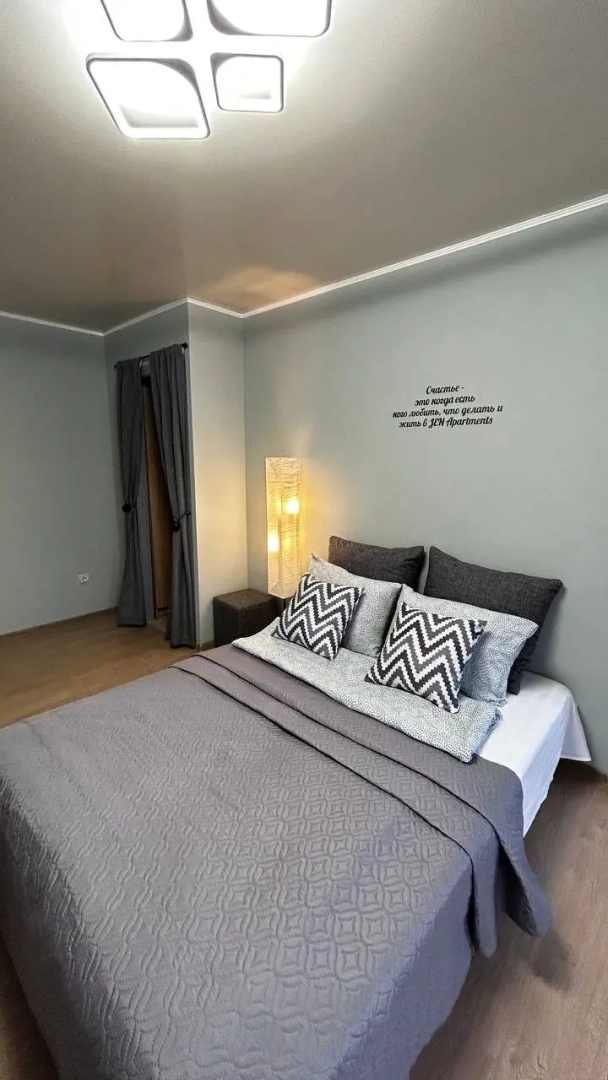 Апартаменты J&N Apartments Трёхместная студия с балконом в центре города Московский 16