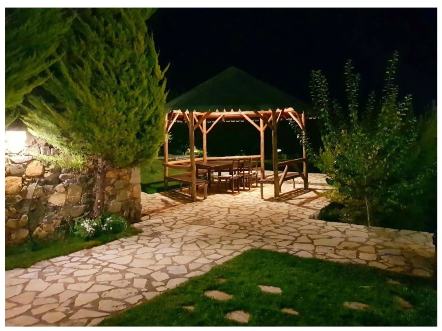 Отель Safora E Shpatit