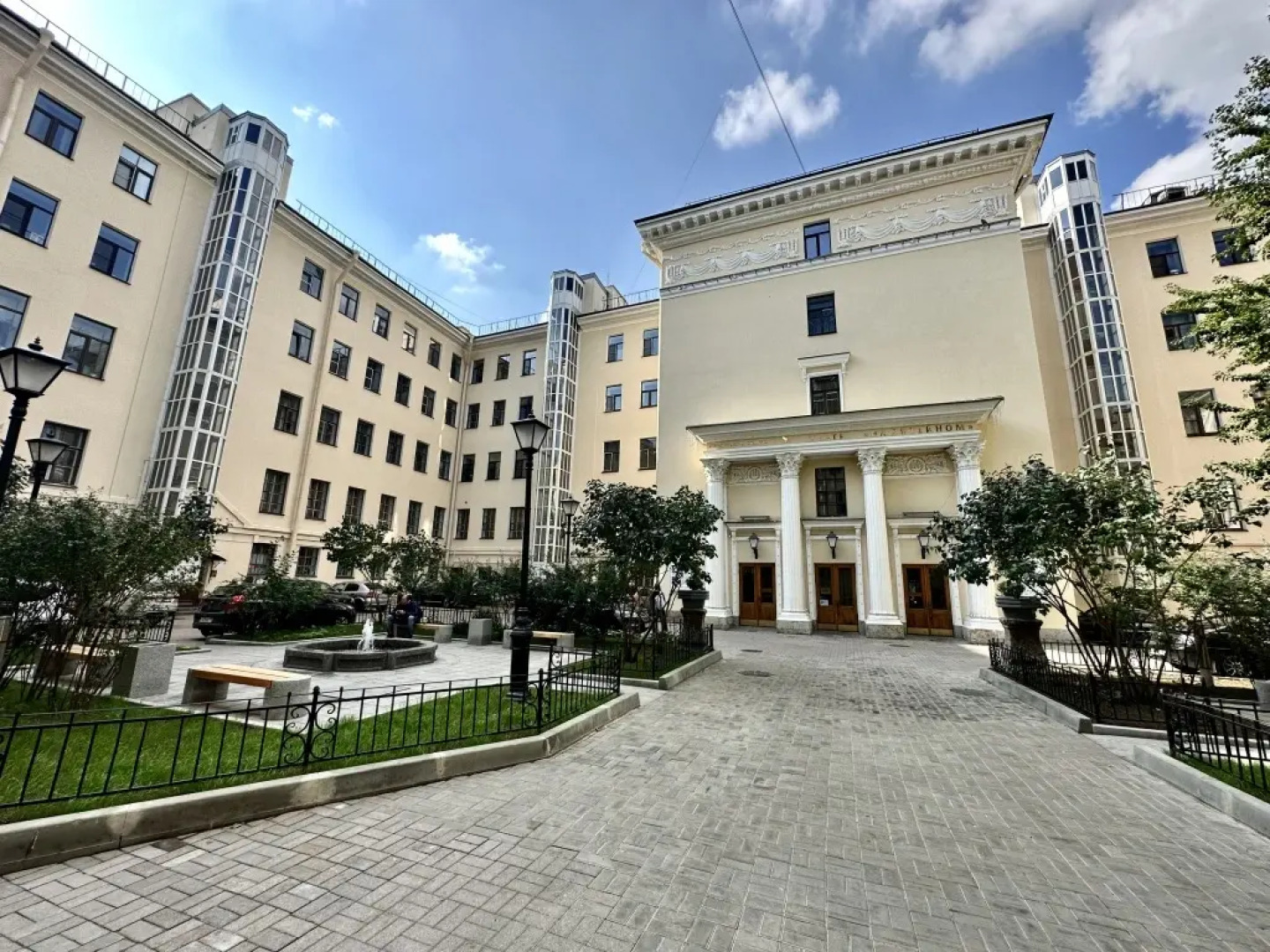 Апартаменты LITEINY  Royal