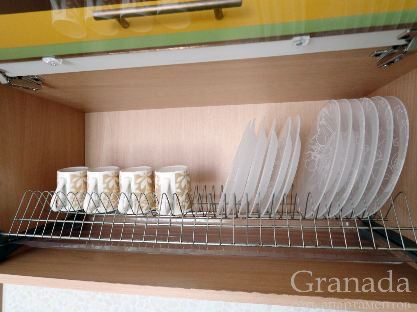 Апартаменты Granada Тихая уютная однокомнатная с шикарным видом на город и пруд