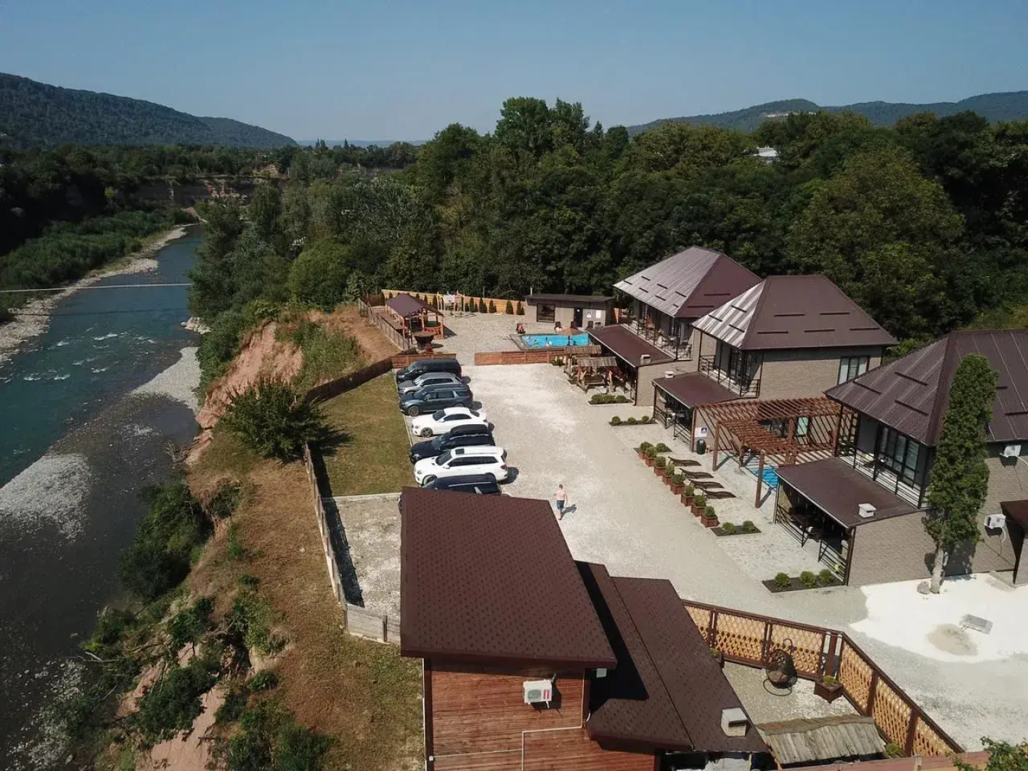 Частный дом с баней, бассейном и мангалом