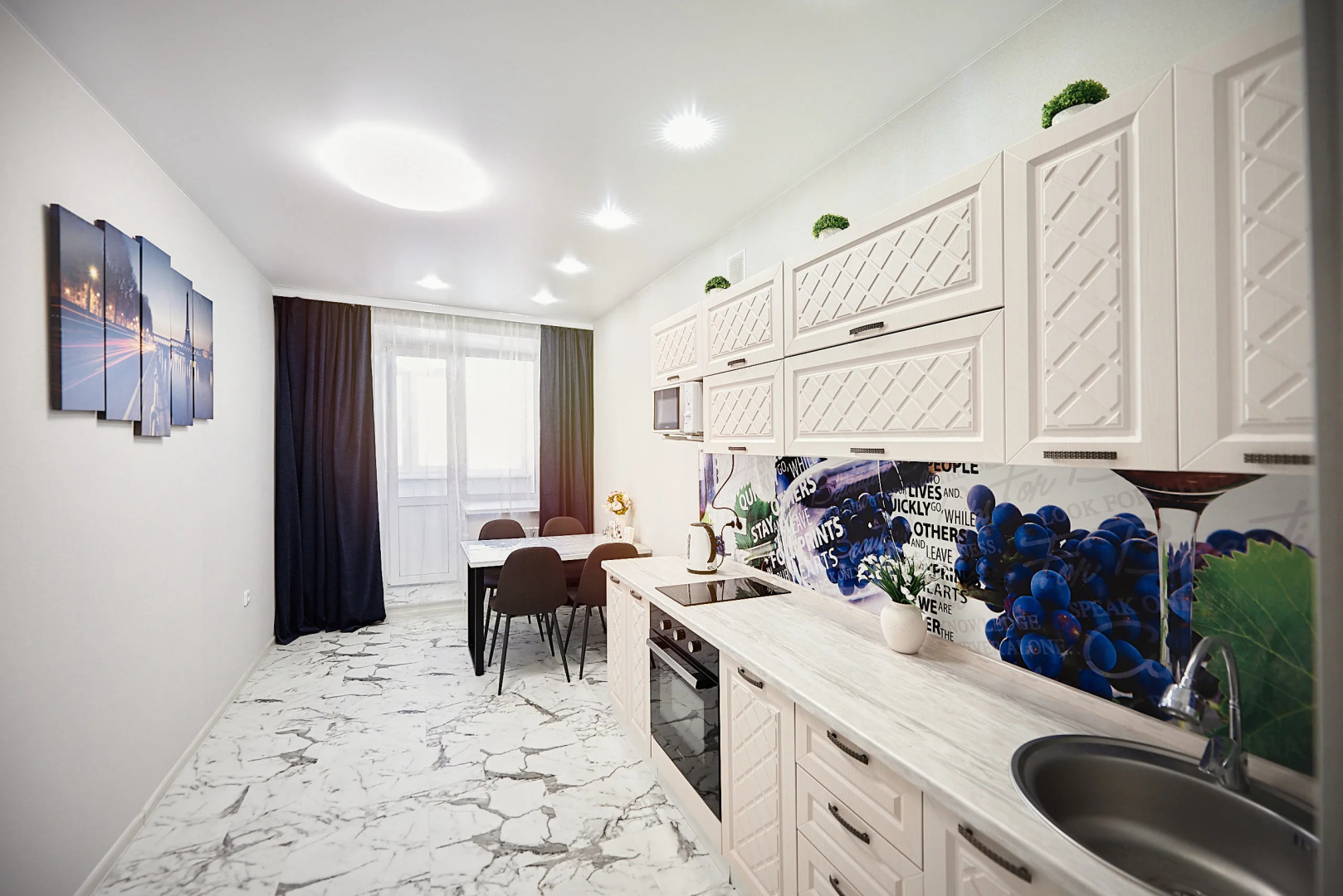 2-к. полноценная квартира, класса люкс, с панорамой на храмовый комплекс