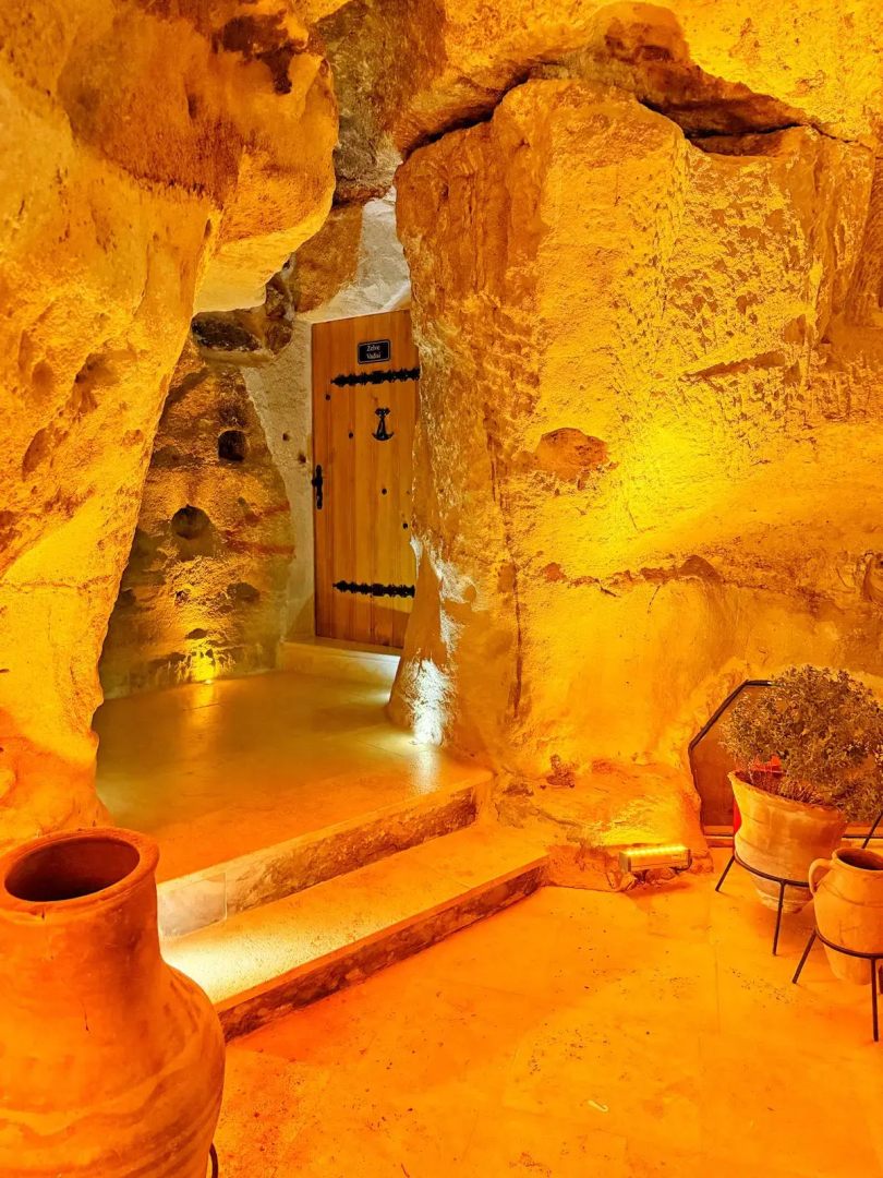 My Cave Suites