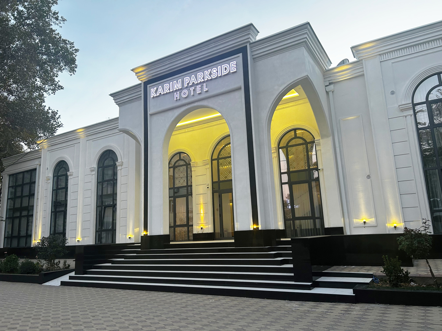 Отель Karim Parkside