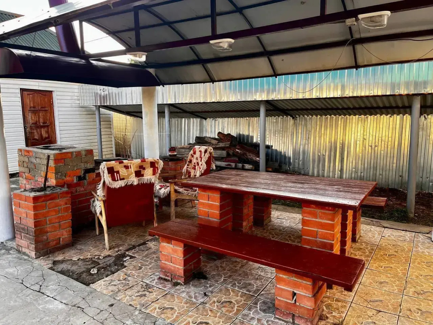 Частный дом двухэтажный на 1-й Лесной улице 1